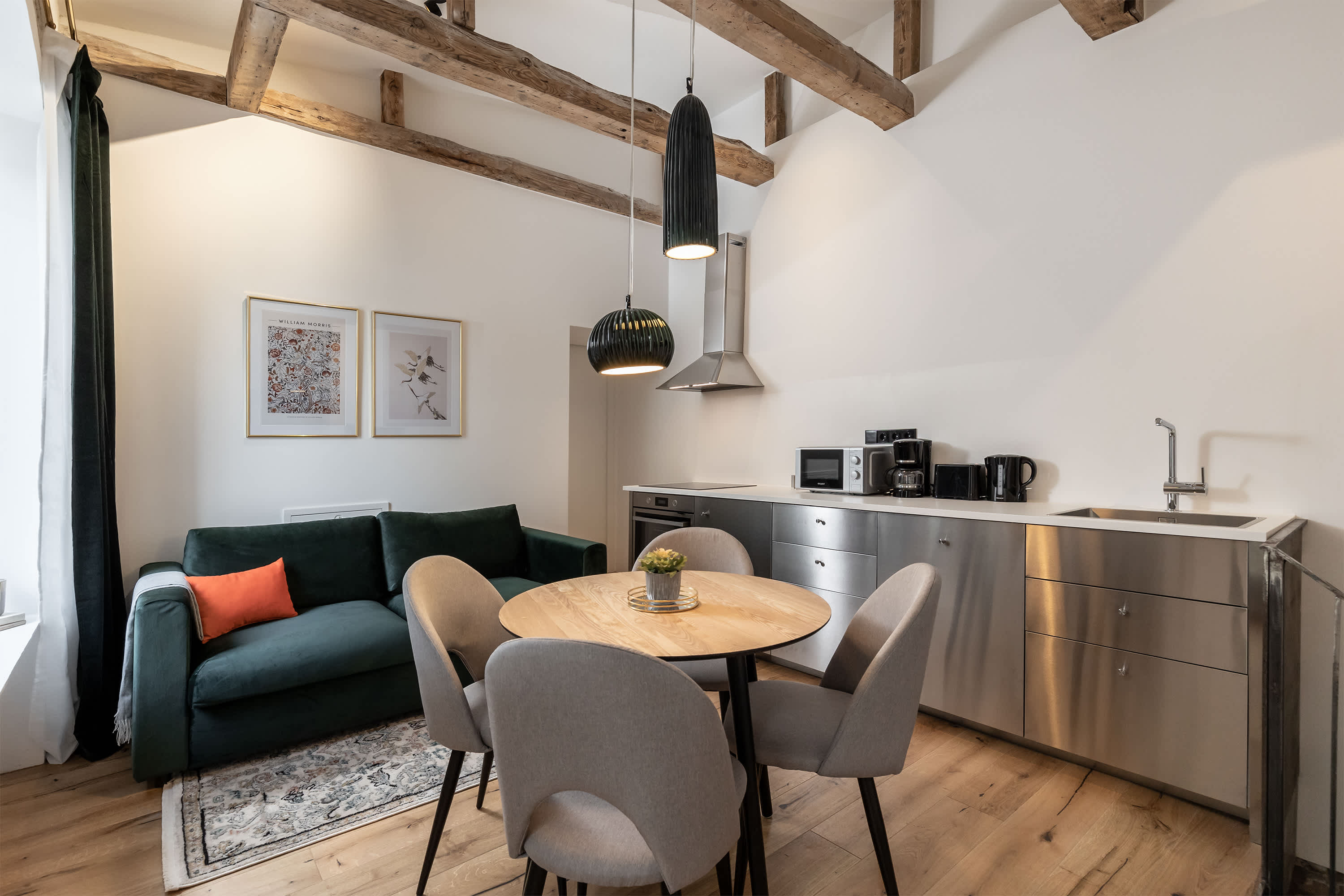 Brick & Beam Loft Duplex (30sqm) near Antonplatz