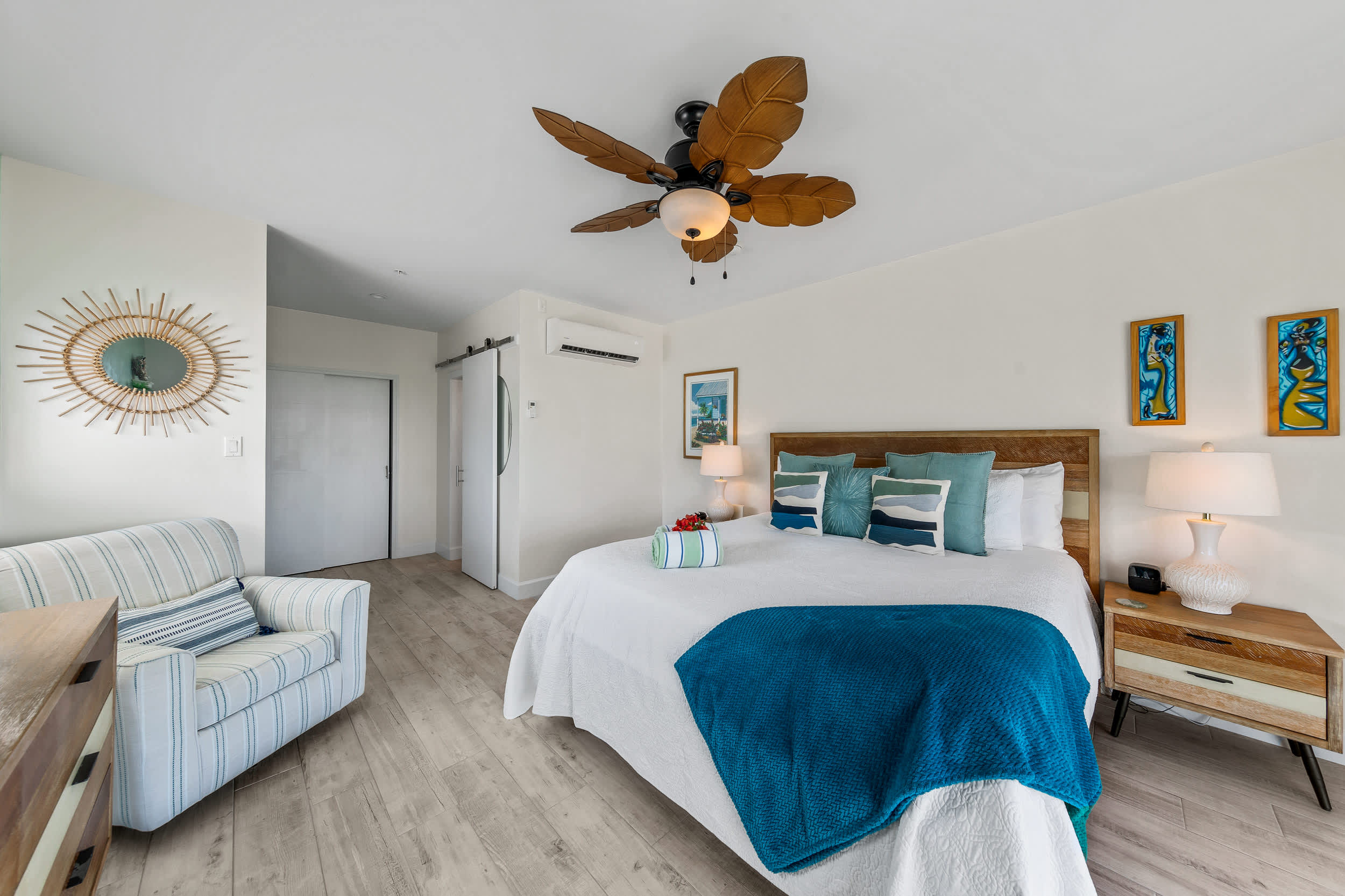 The Blue Iguana Oceanfront Studio Cottage in East End 3