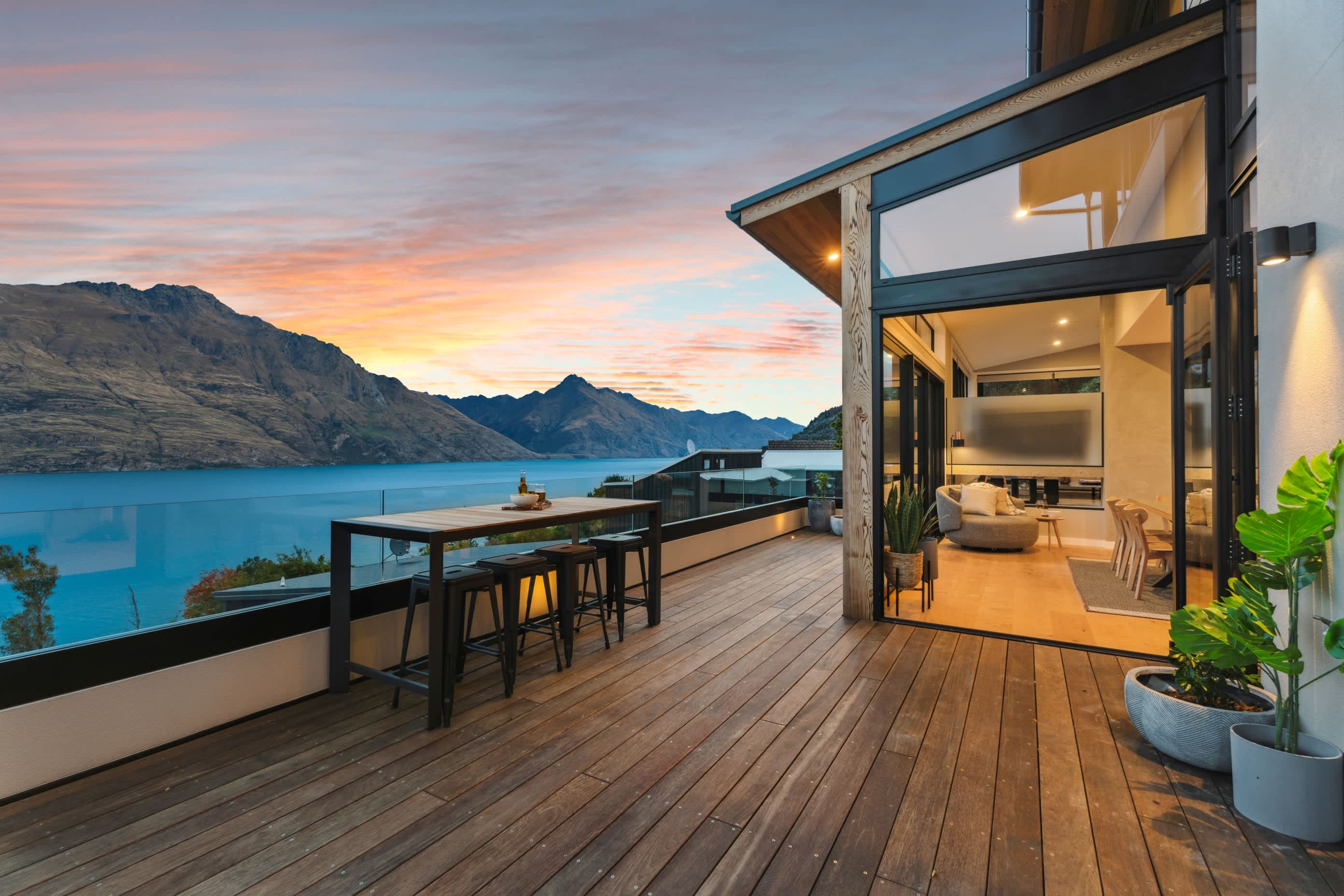 Queenstown luxury home booking