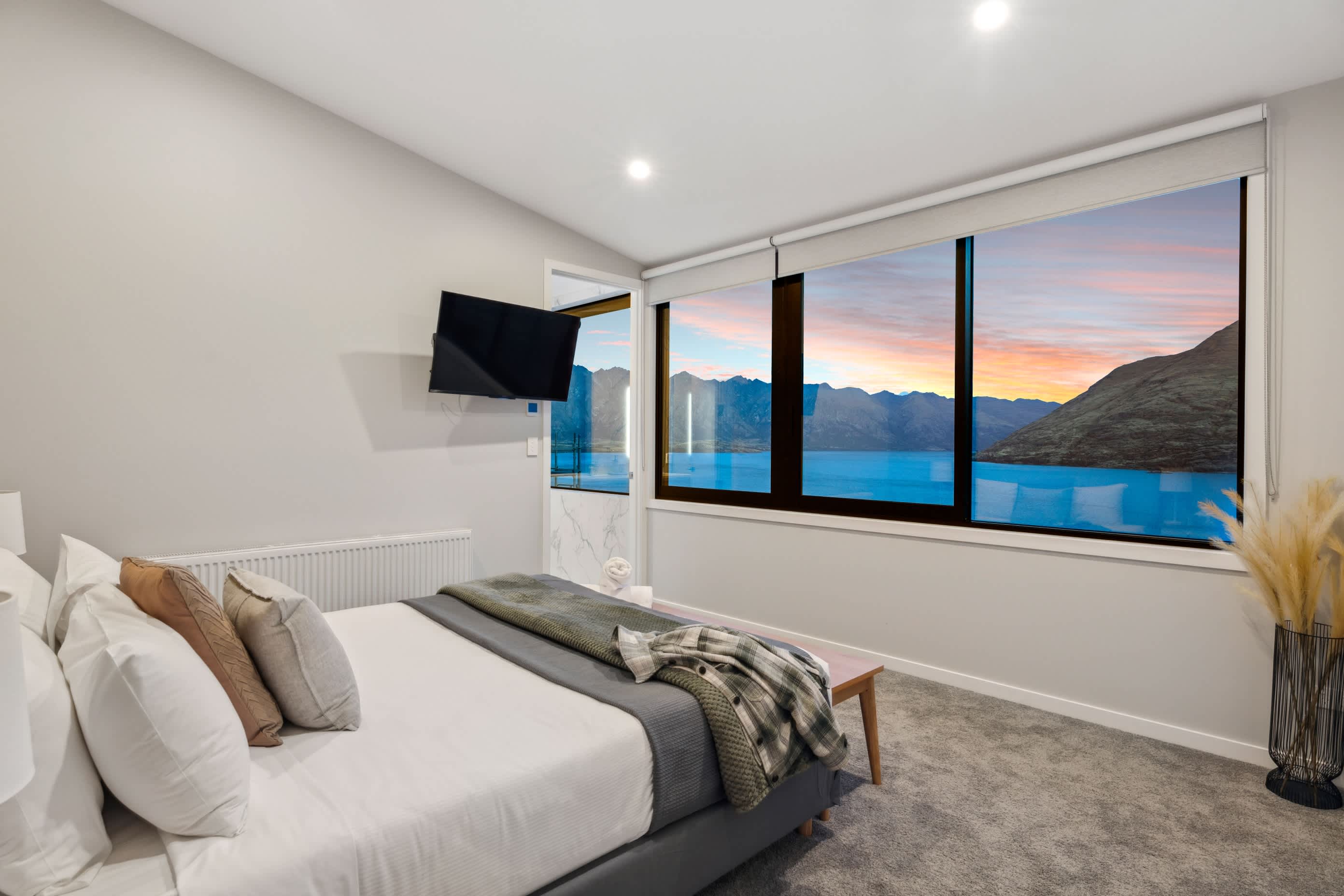 Queenstown luxury home booking