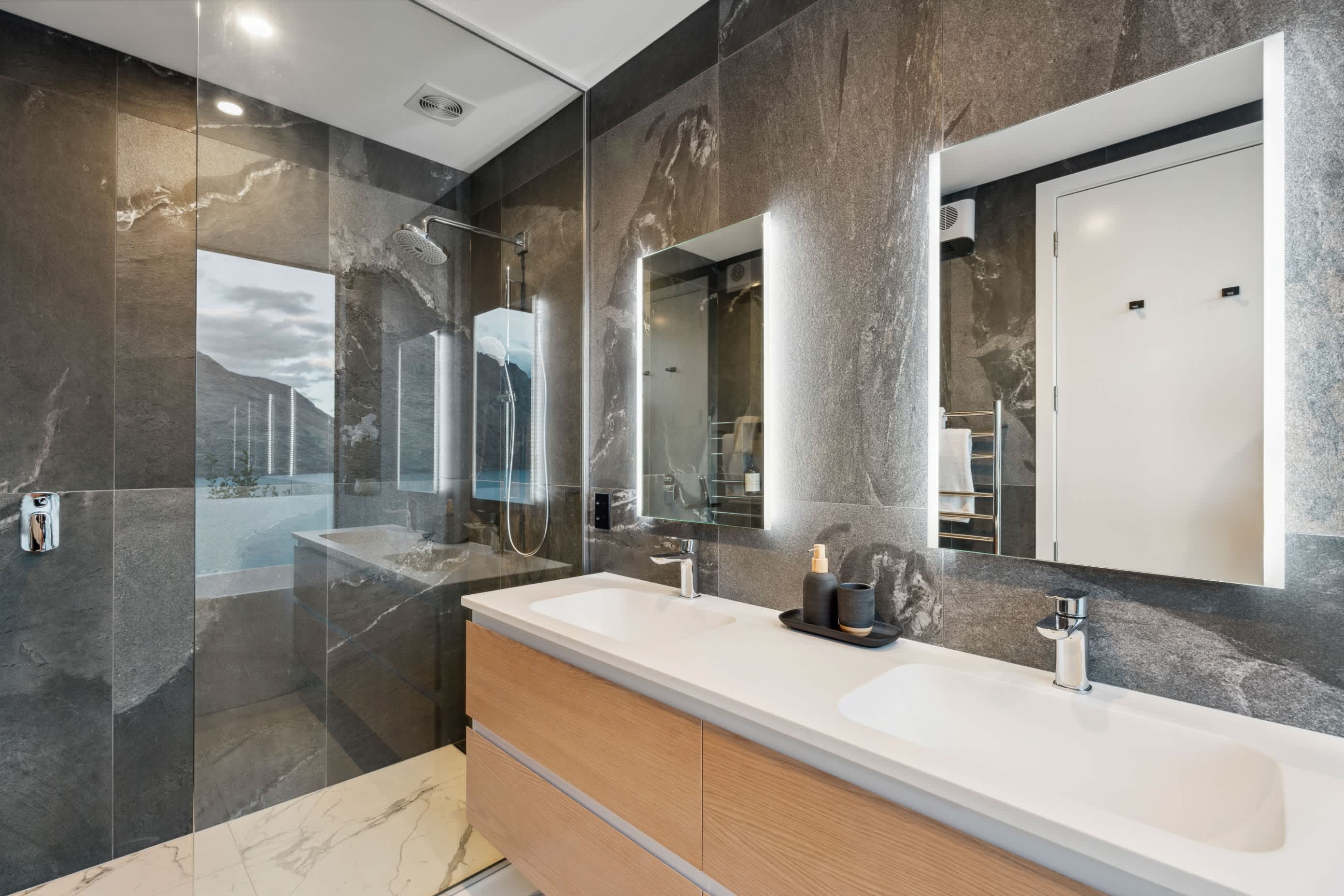 Queenstown luxury home booking