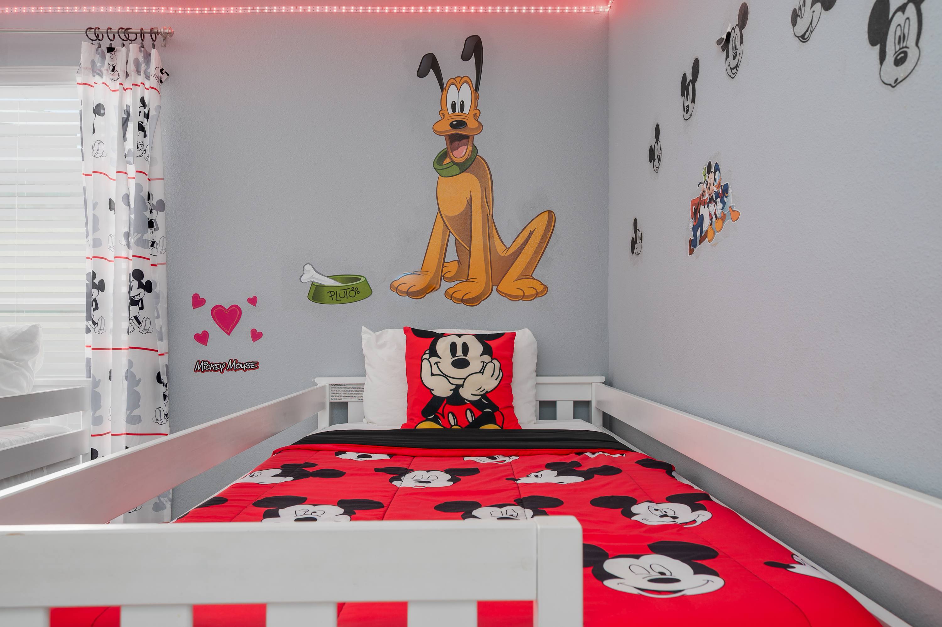 Family villa w/pool, hot tub & waterpark access