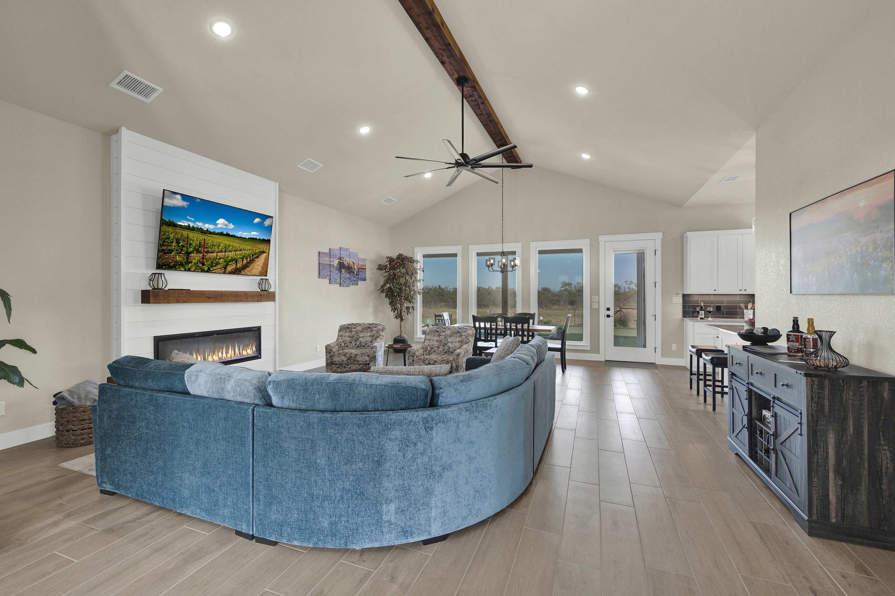 Vino Villa-Putting Green,Firepit,Hill Country Views 7