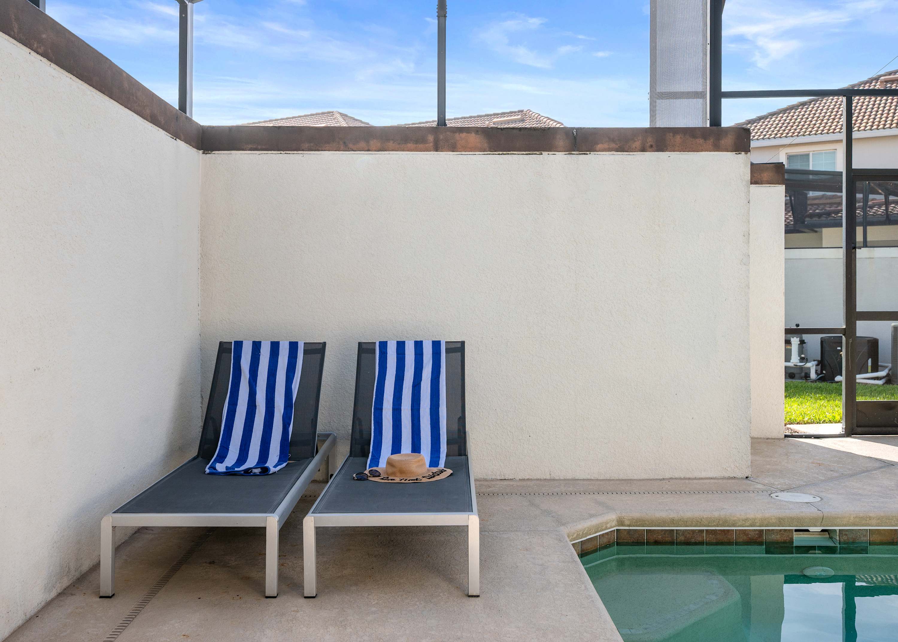 Family townhouse w/ pool & water park access