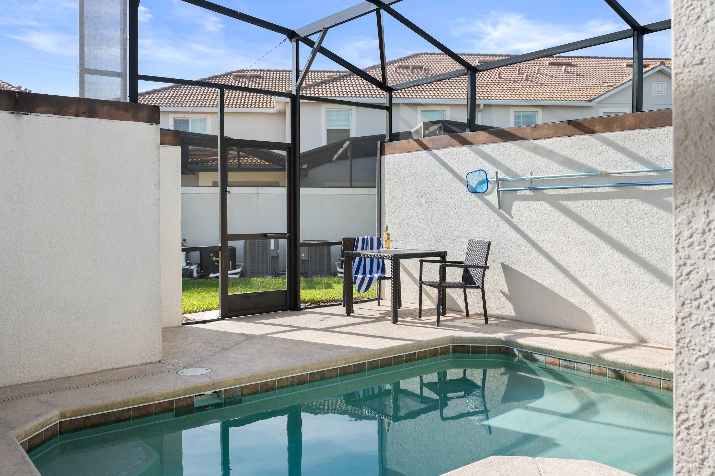 Family townhouse w/ pool & water park access