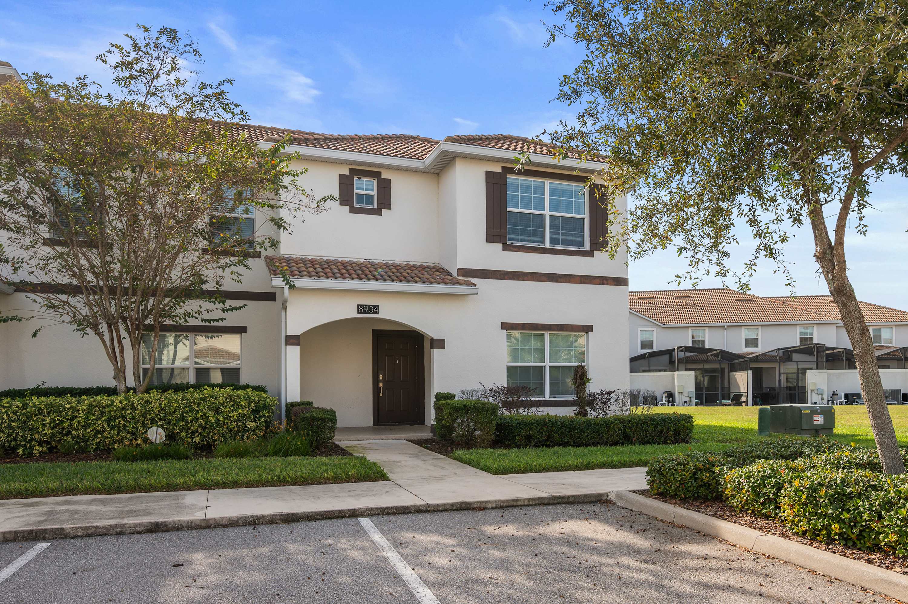 Family townhouse w/ pool & water park access