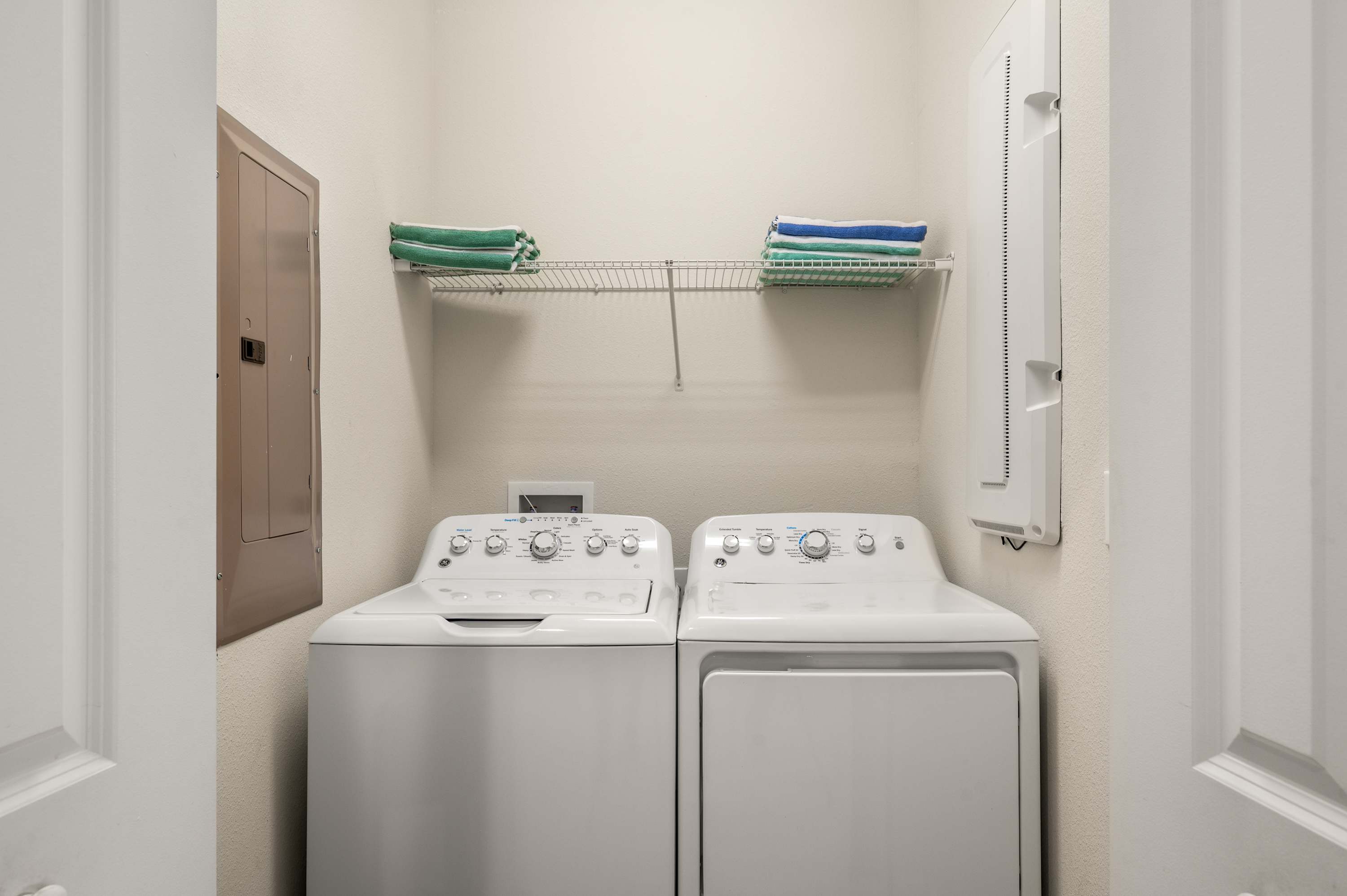 Family townhouse w/ pool & water park access