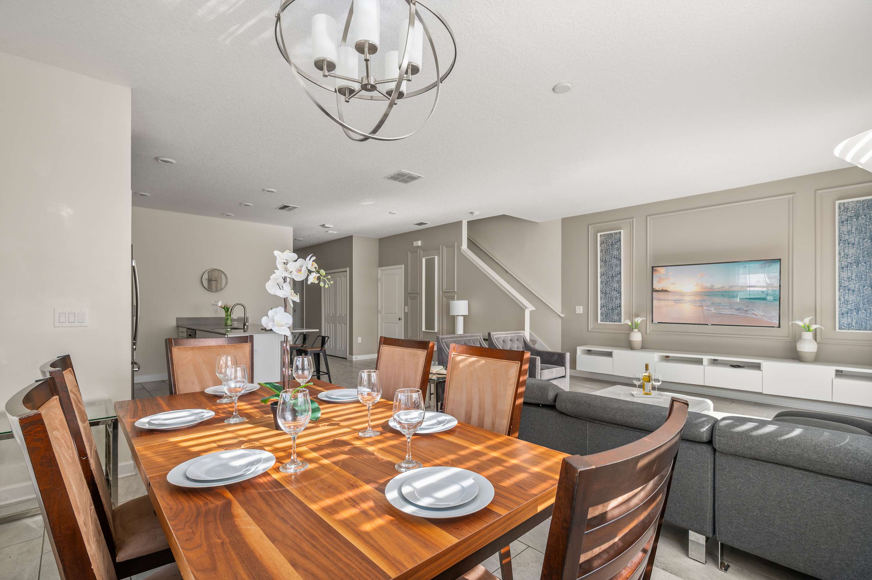 Family townhouse w/ pool & water park access