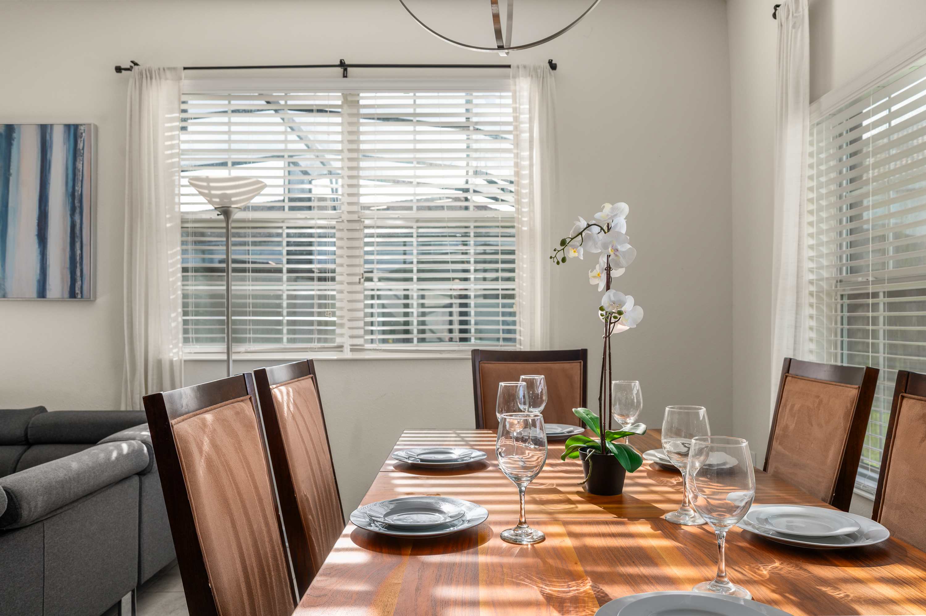 Family townhouse w/ pool & water park access