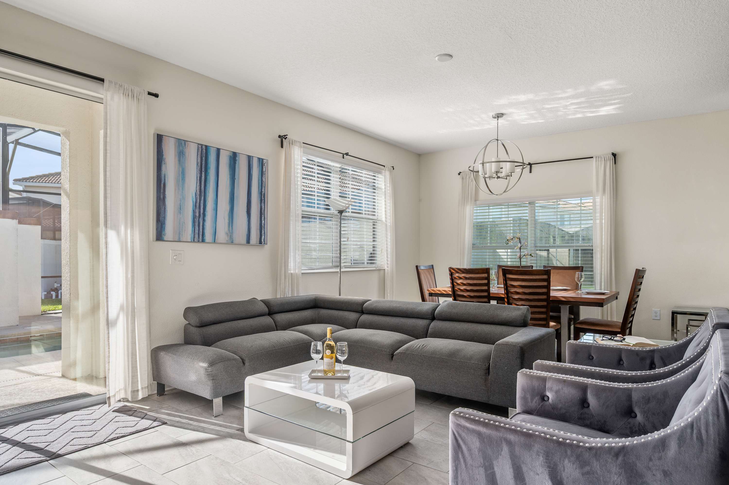 Family townhouse w/ pool & water park access