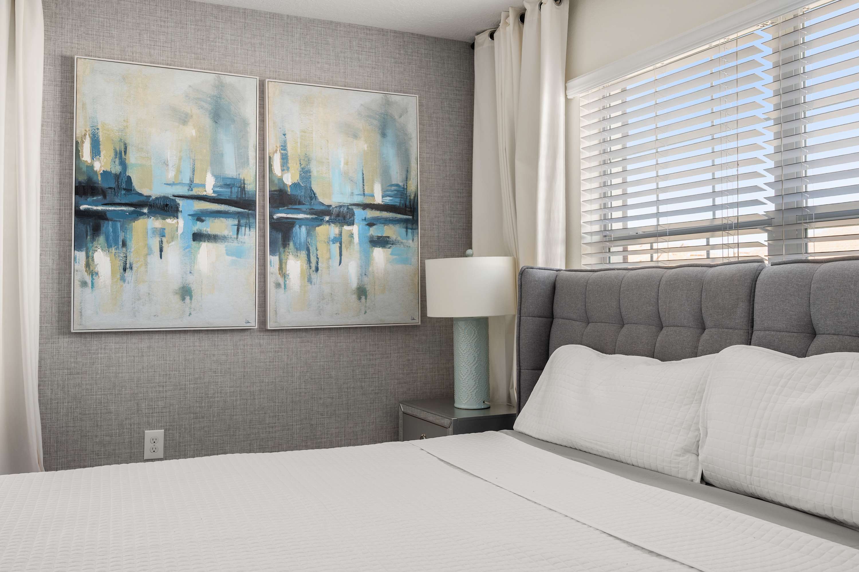 Family townhouse w/ pool & water park access