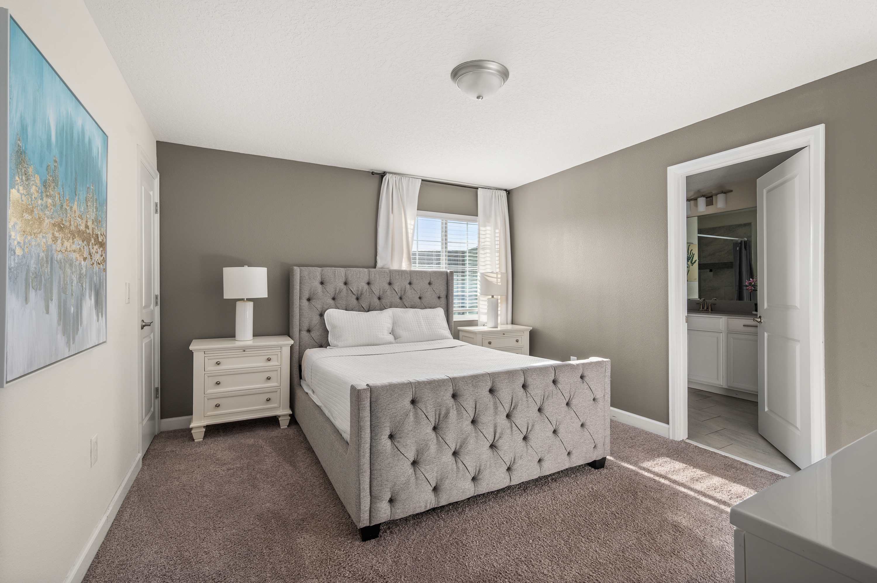 Family townhouse w/ pool & water park access