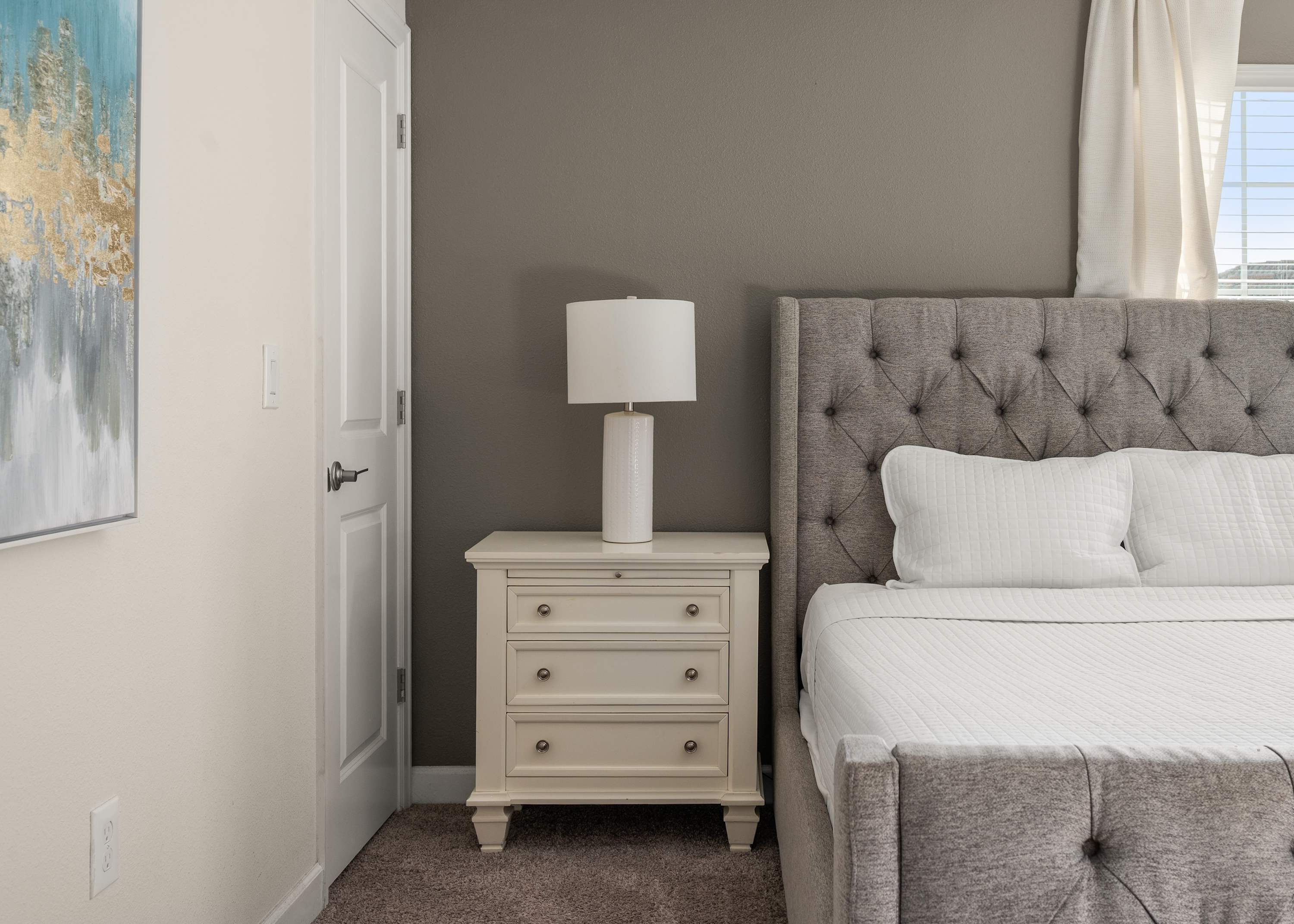 Family townhouse w/ pool & water park access