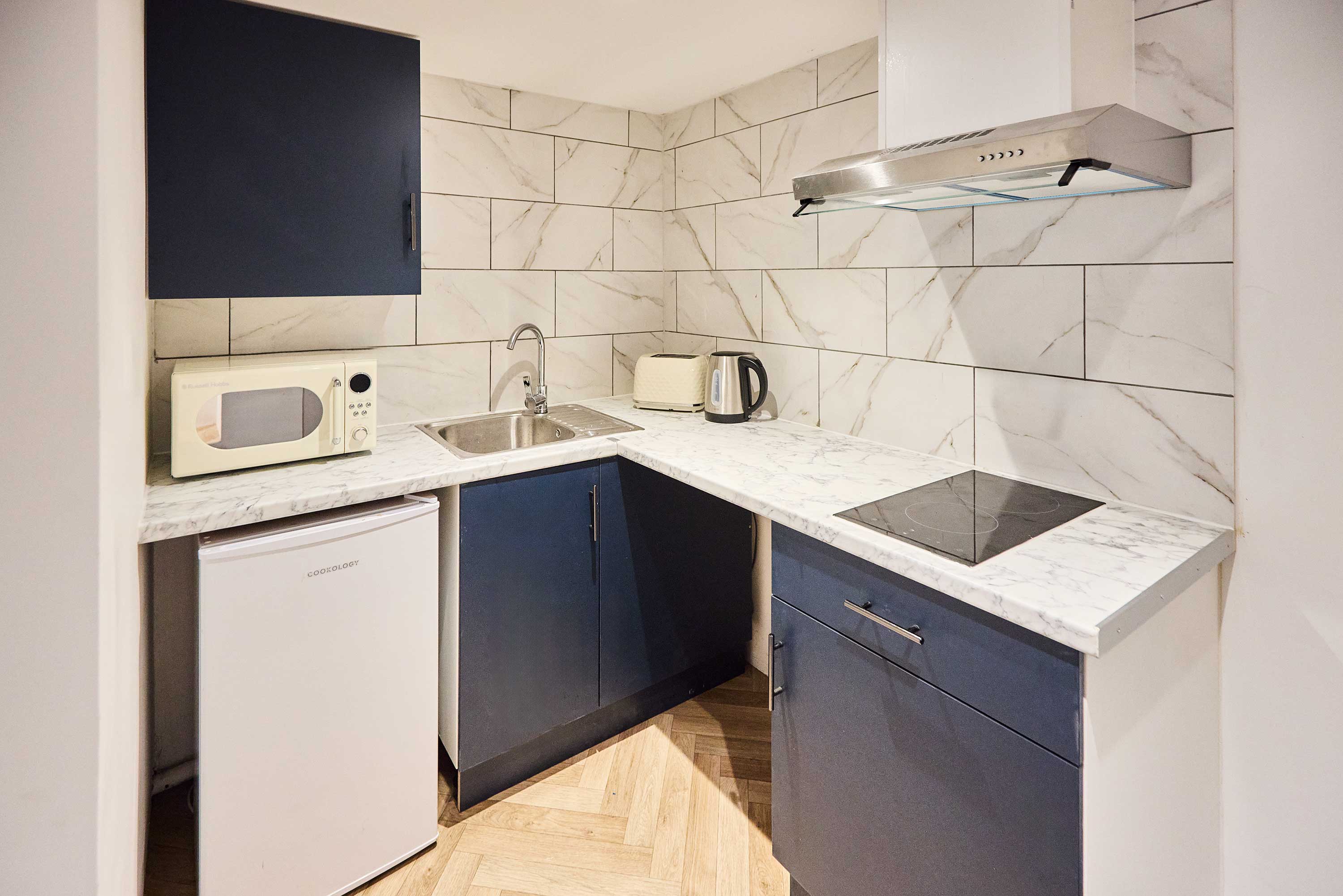 Emporium Basement Apartment – photo 3