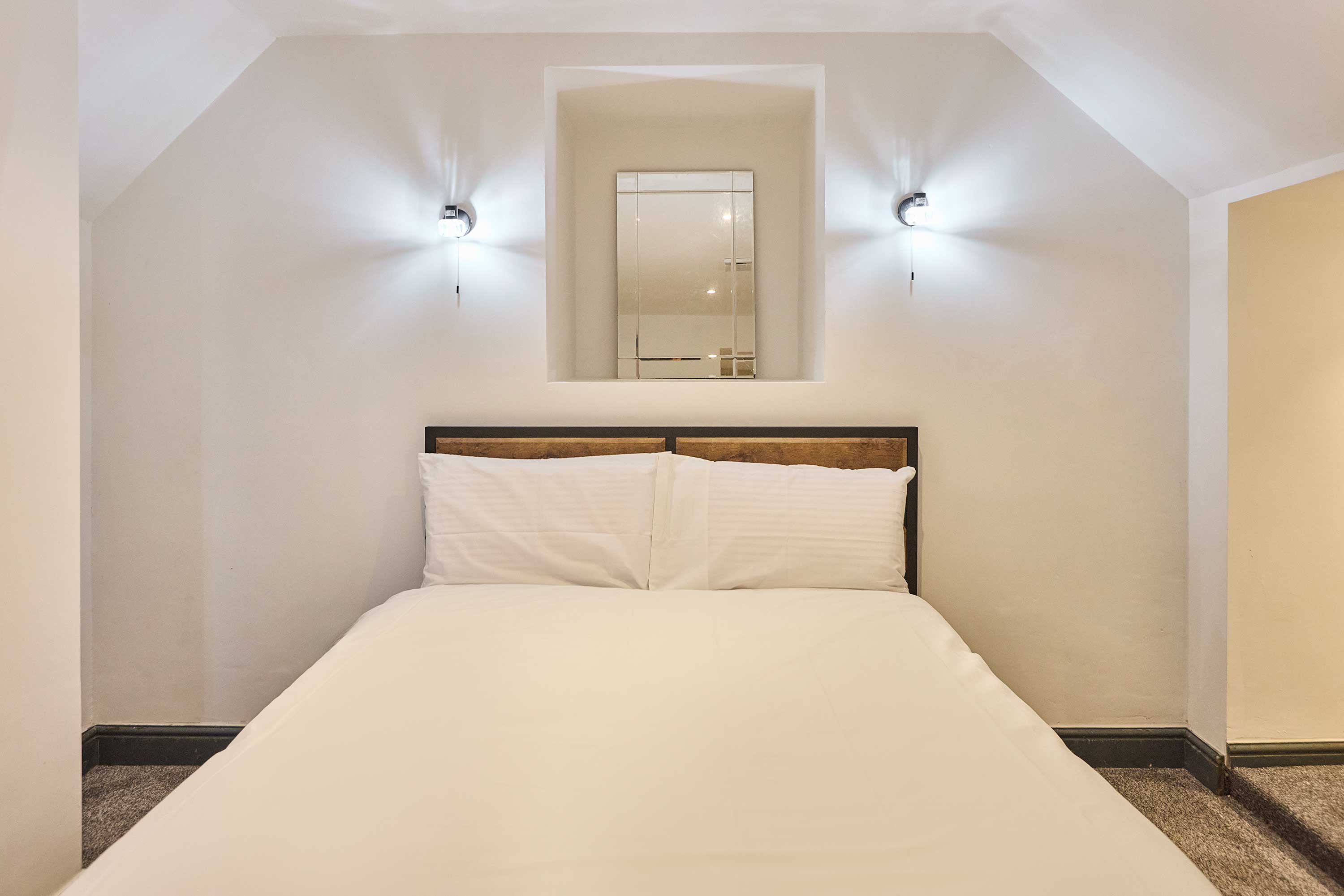 Emporium Basement Apartment – photo 9
