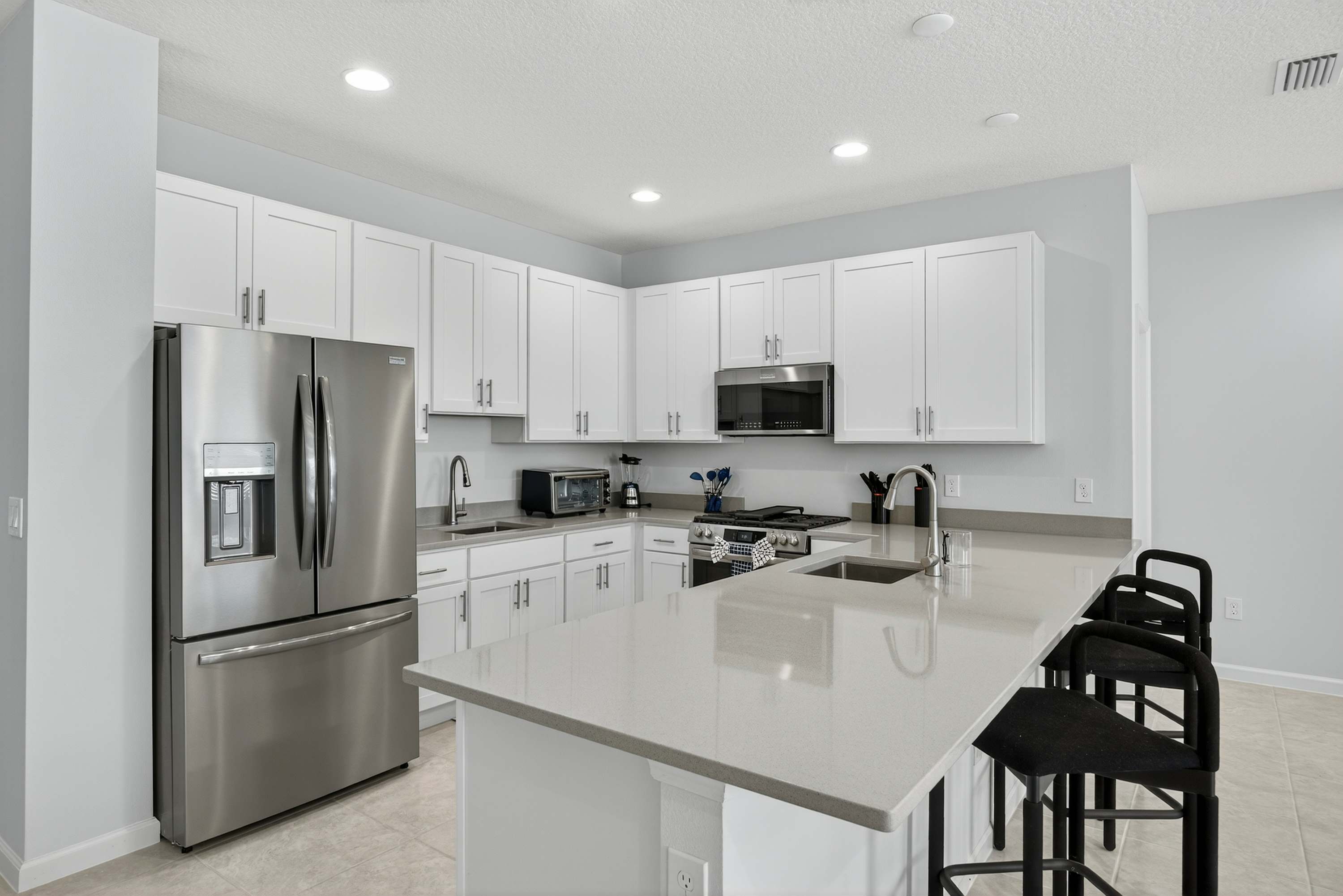 Brand NEW Eden Gardens Community! Luxury KOSHER Villa-w/ Heated Pool! + 12 MI to Disney!