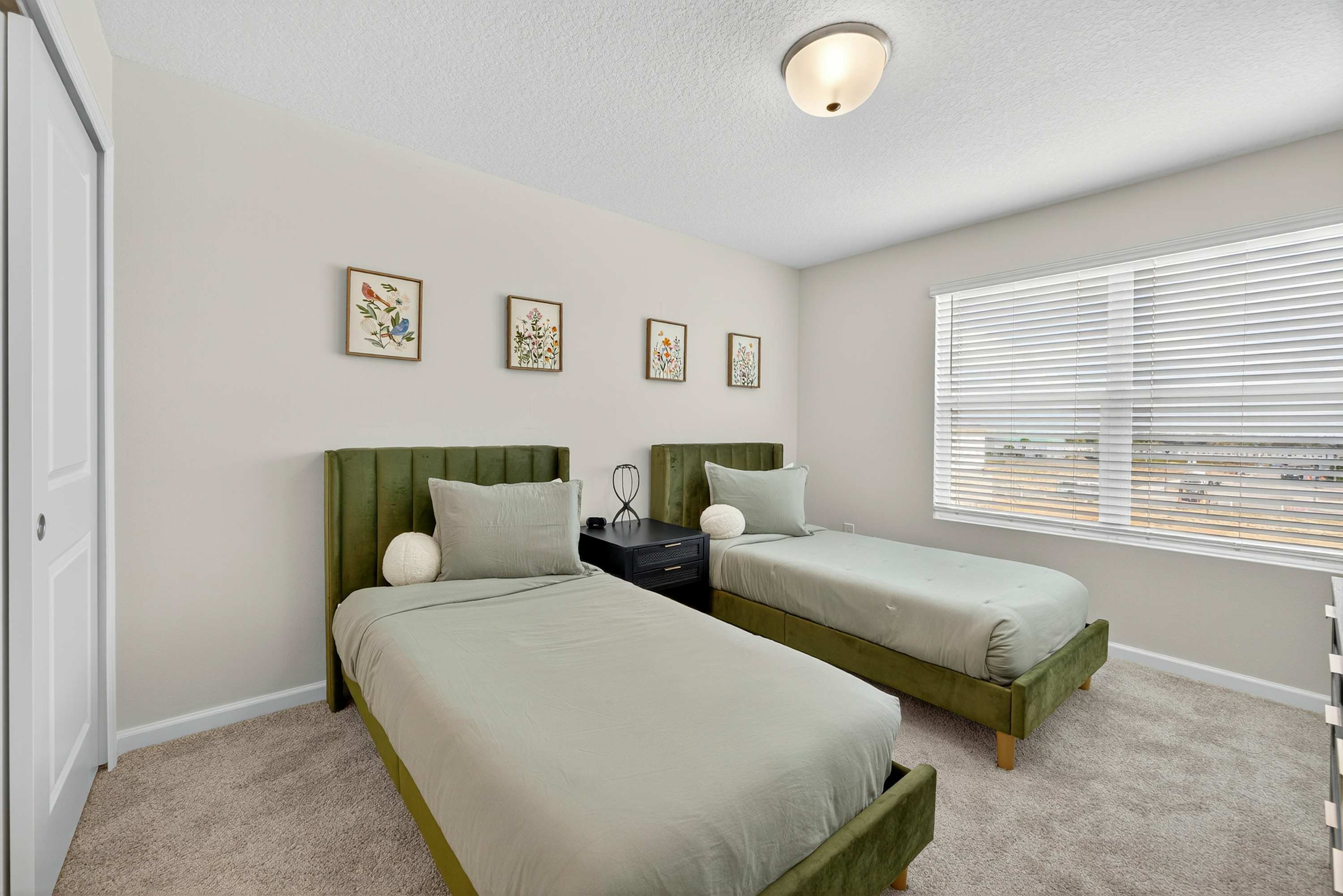 Brand NEW Eden Gardens Community! Luxury KOSHER Villa-w/ Heated Pool! + 12 MI to Disney!