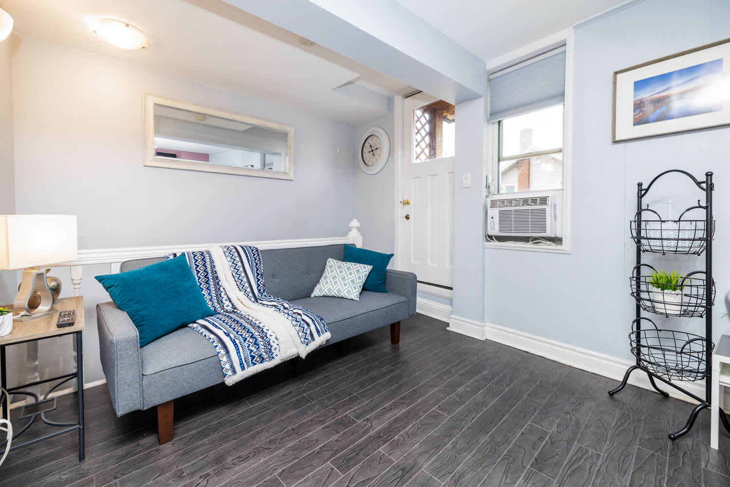 Relaxing lounge area with a sofa bed
