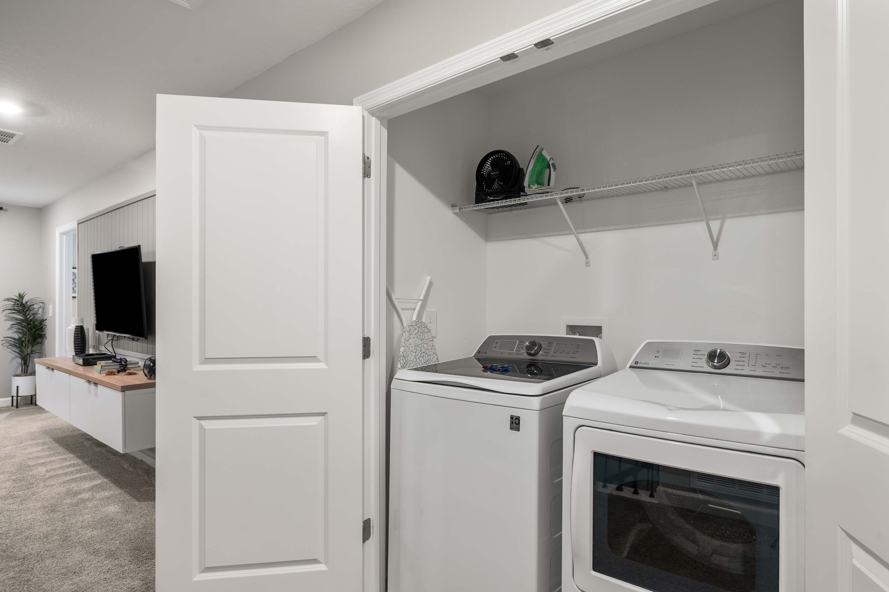 Spacious resort home w/ pool near Disney