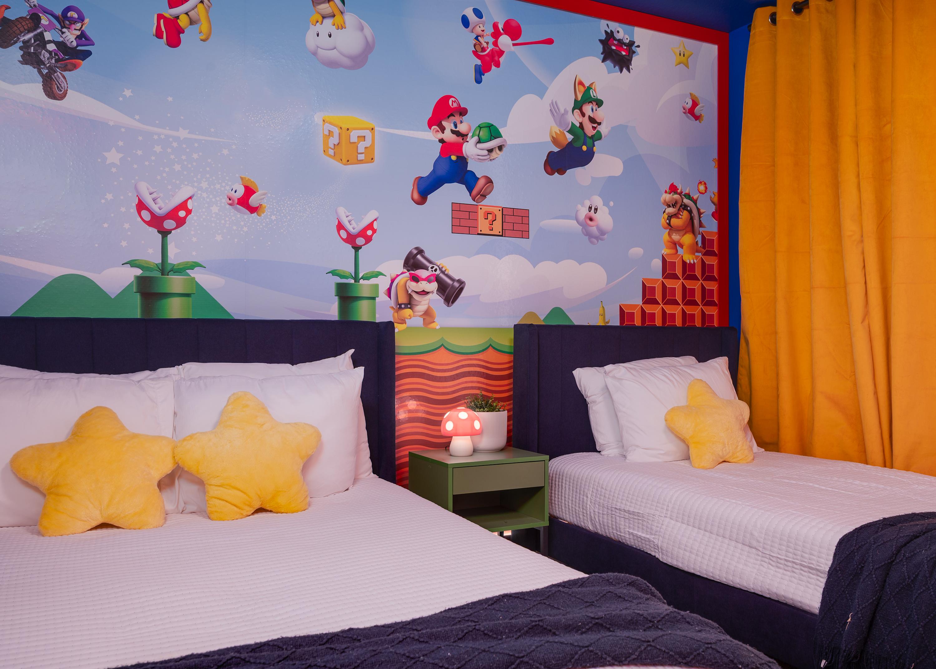 Spacious resort home w/ pool near Disney