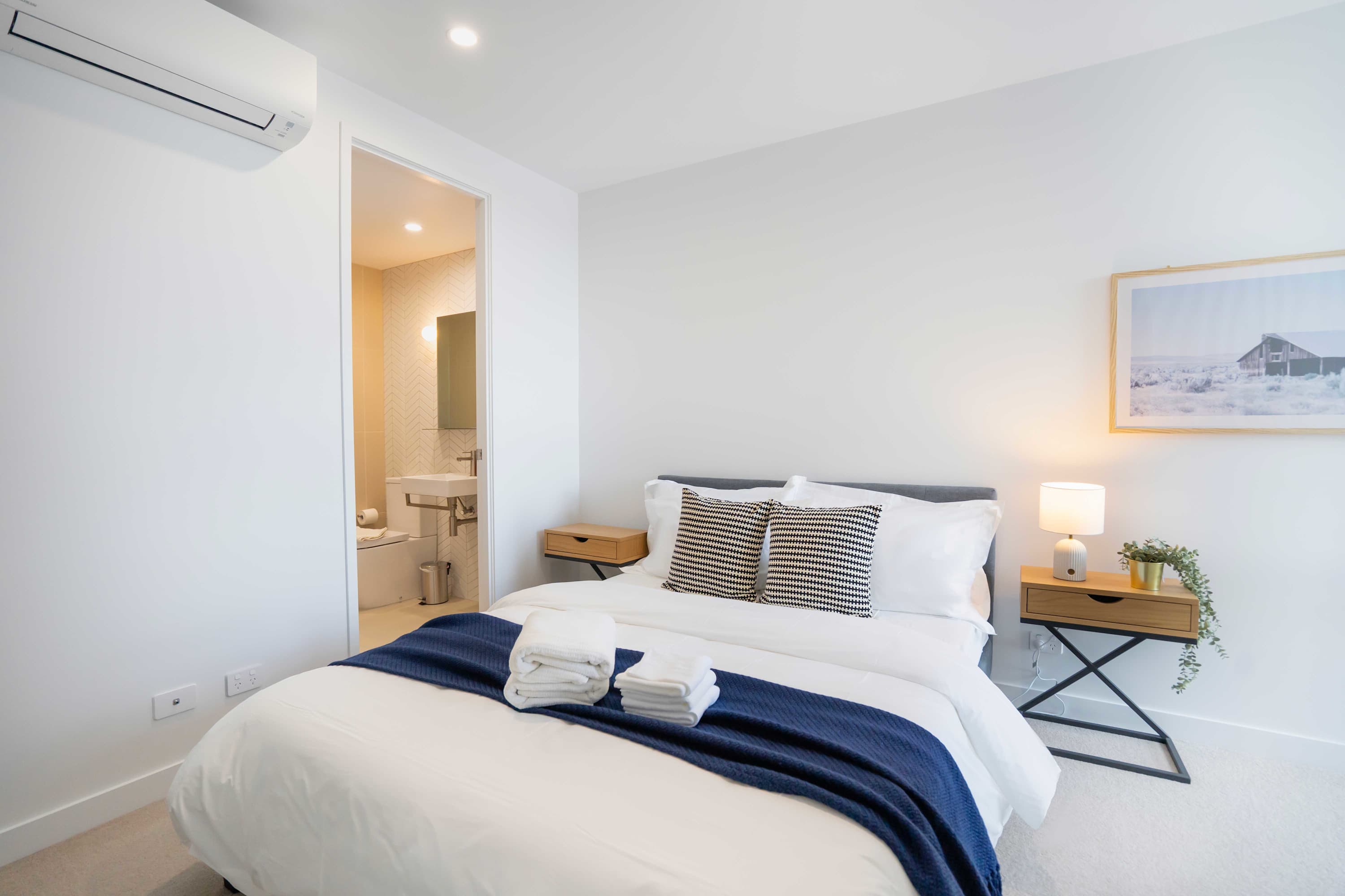 【Box Hill Prime】Luxury Sky Apartment | 2 Bed 2 Bath | Free Parking...