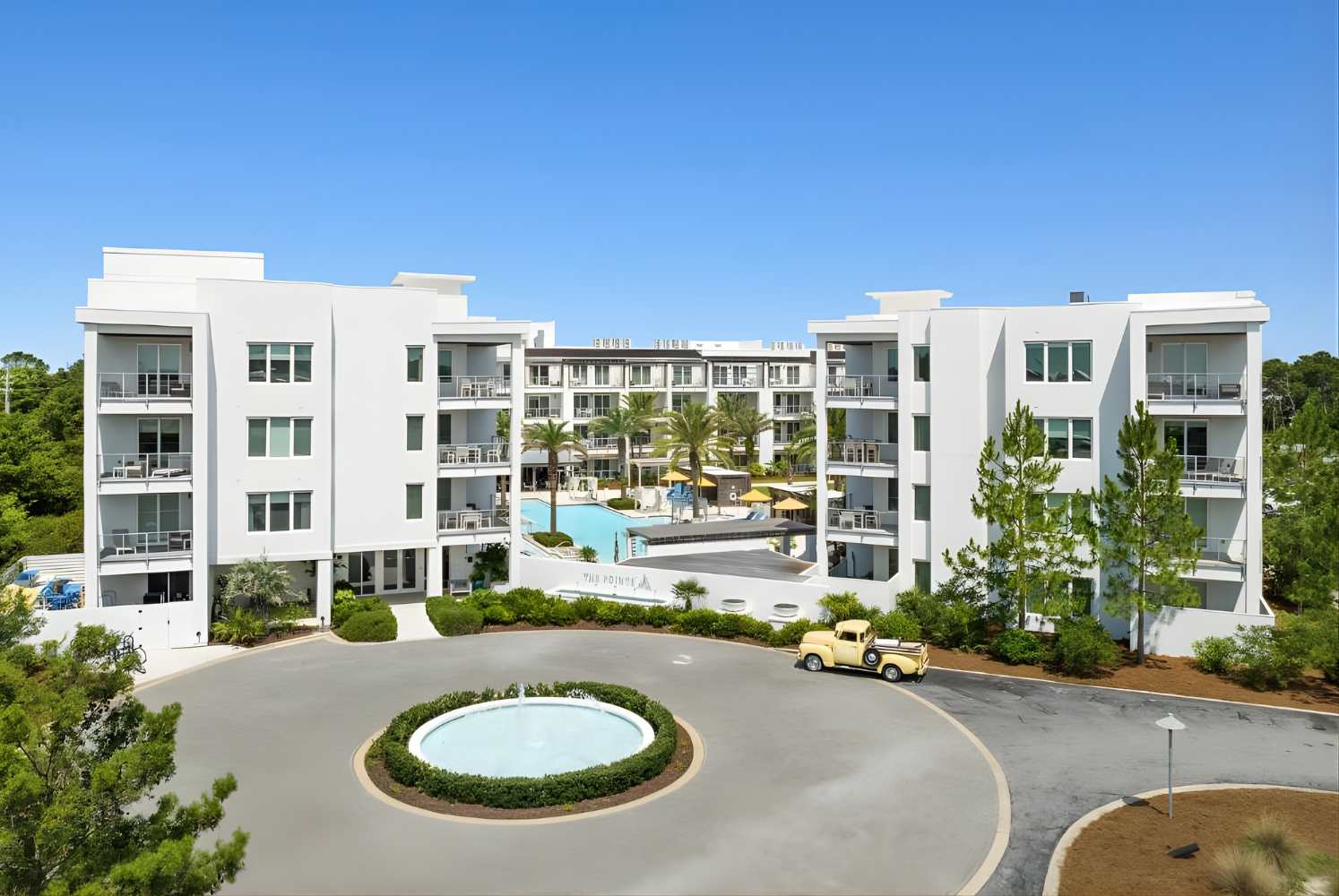 Heated Pool, Bikes, Easy Beach Access