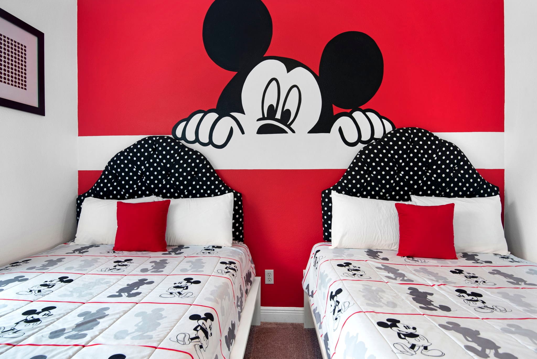 Luxury villa w/ private pool & game room