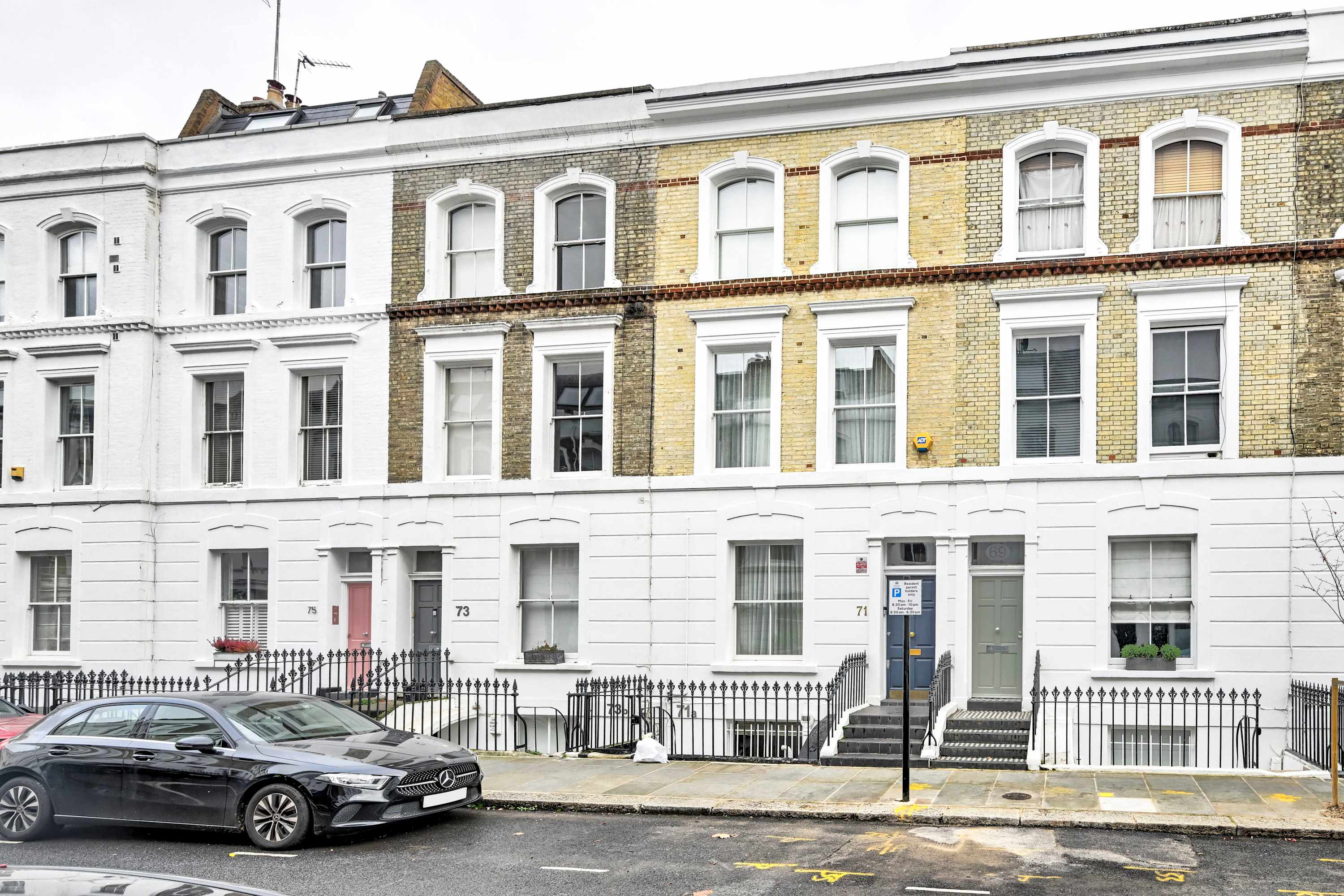View Chelsea Modern | King Bed, Workspace, Comfort in 71A Ifield Road SW10 9AU Chelsea Modern | King Bed, Workspace, Comfort in 71A Ifield Road SW10 9AU - Property image 17 - VivreStays