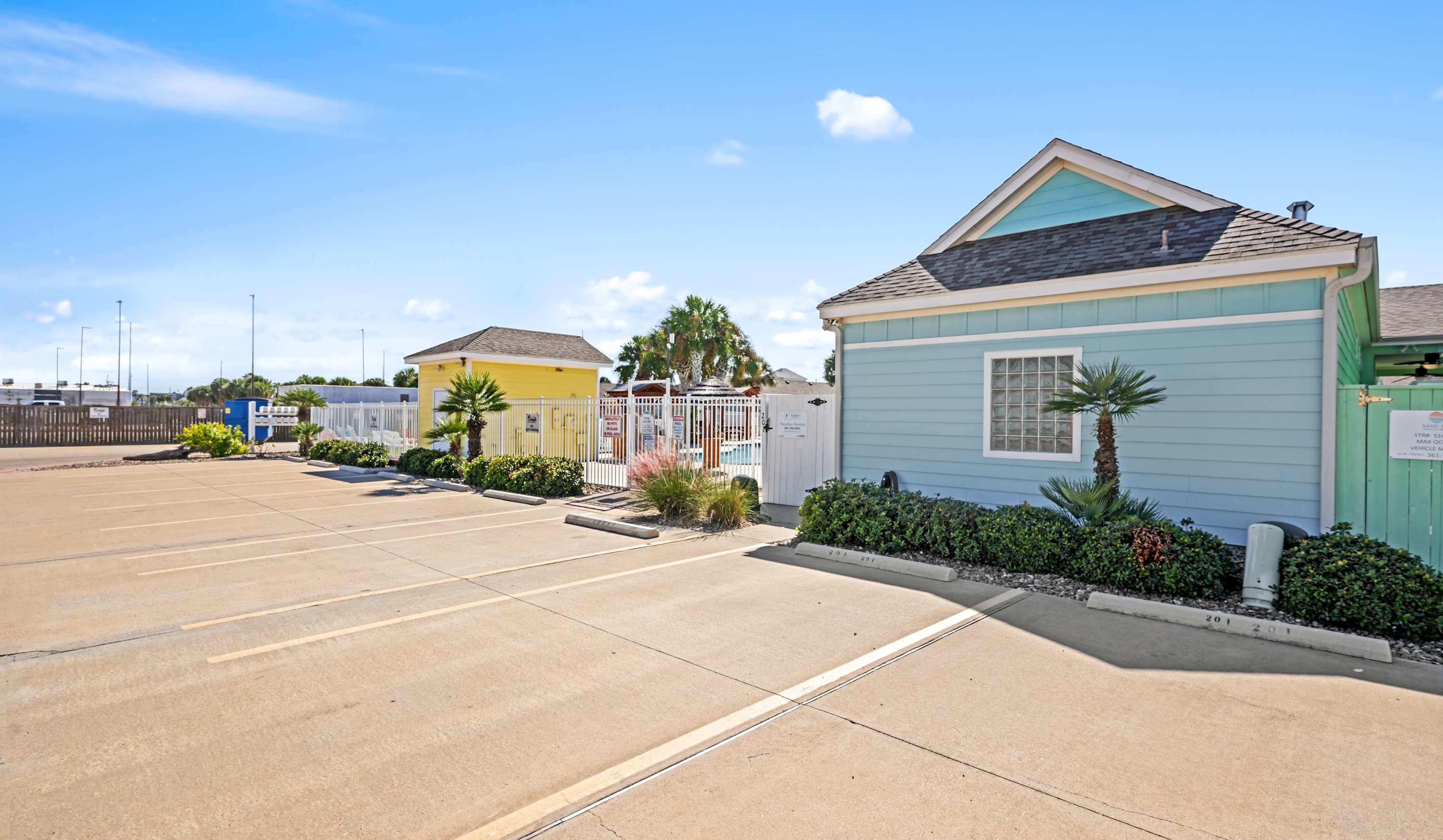 View of Pool, Full Resort Access | Hemingway House