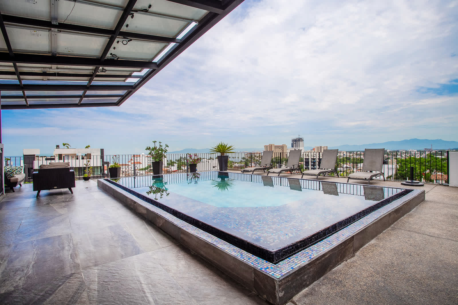 Casa Ricky - Calm & Charming 1BR with Rooftop Pool