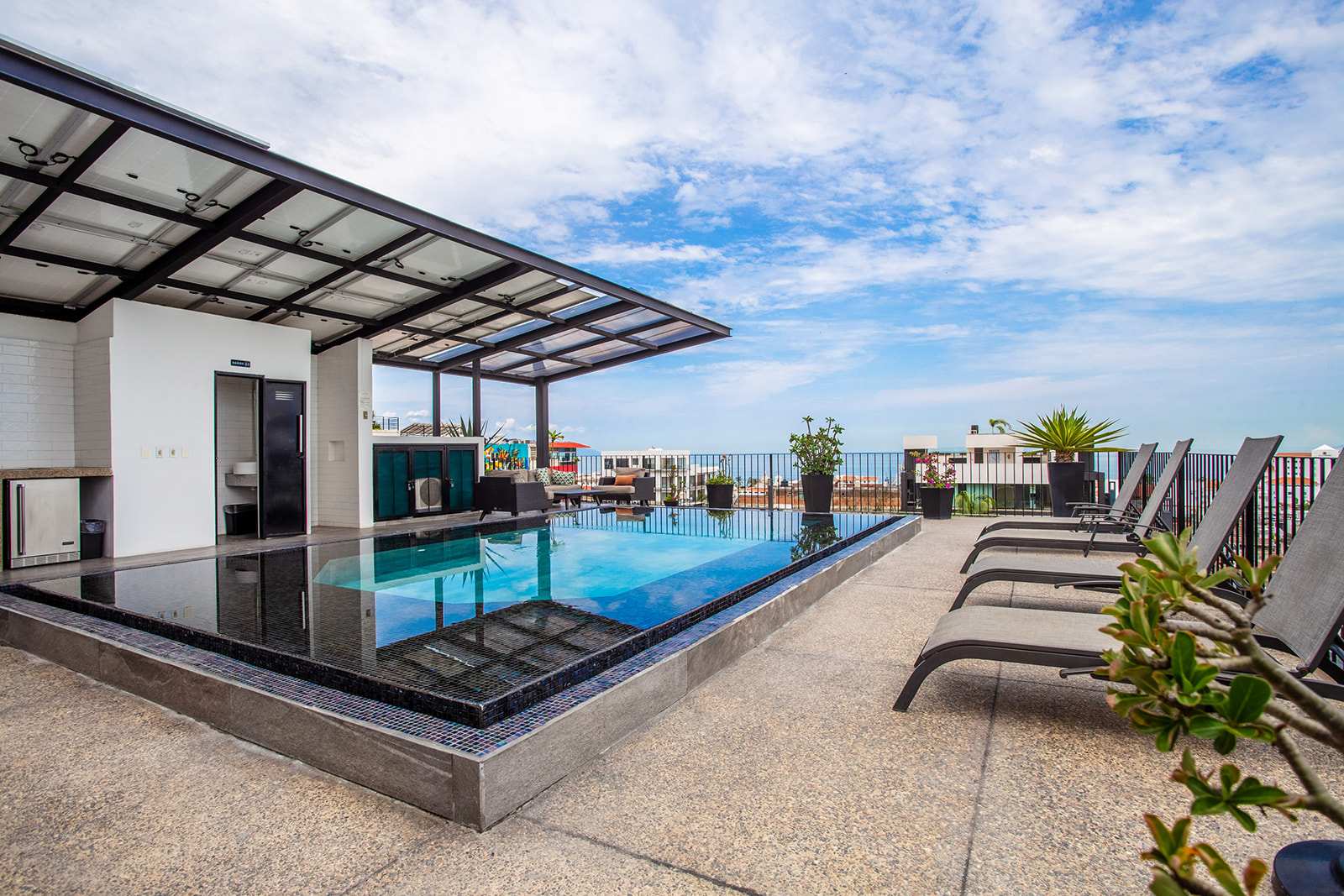 Casa Ricky - Calm & Charming 1BR with Rooftop Pool