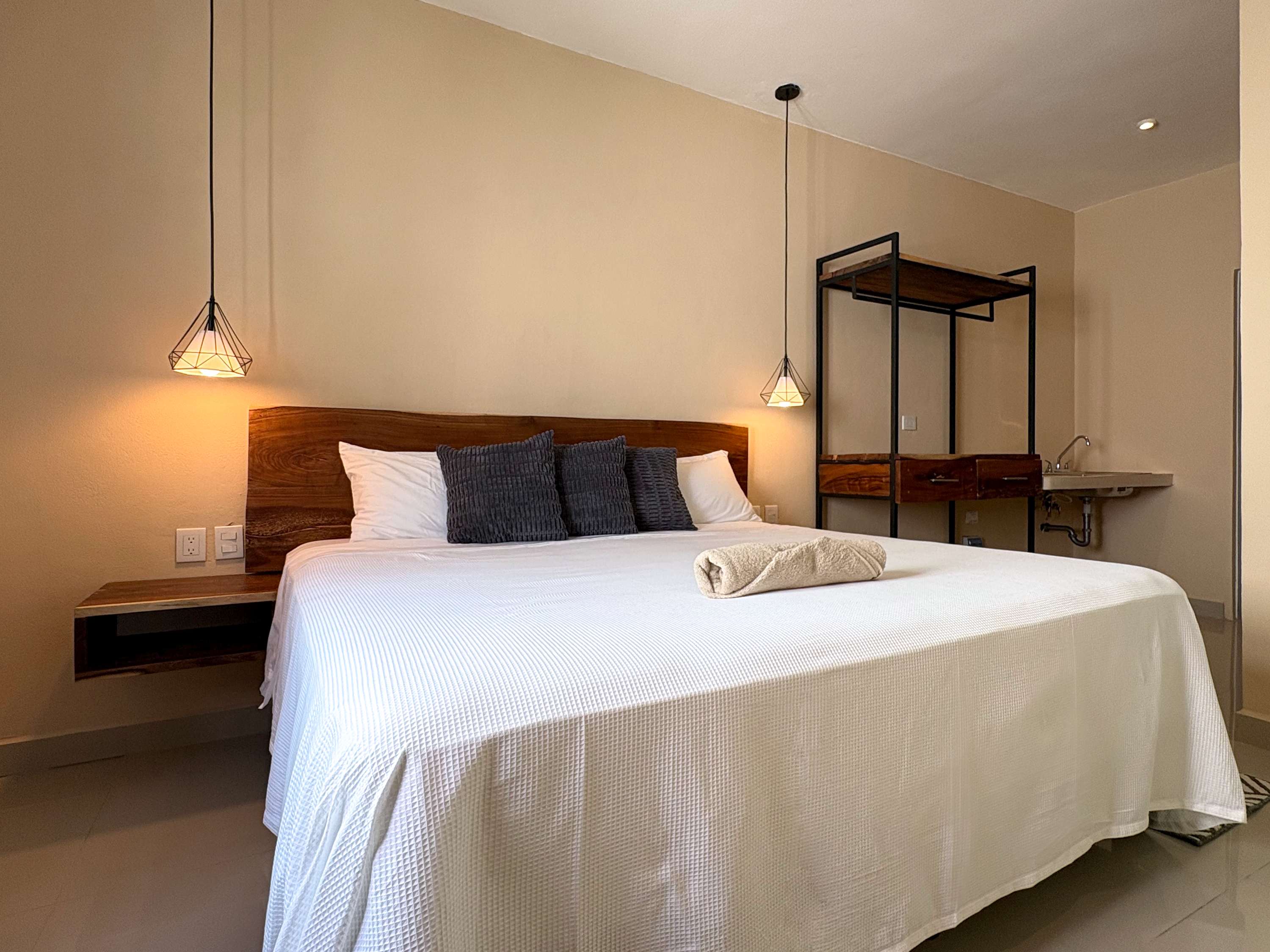 Cozy Queen Suite with Pool & Wi-Fi in North Mérida — Mérida, Yucatán — vacation rental