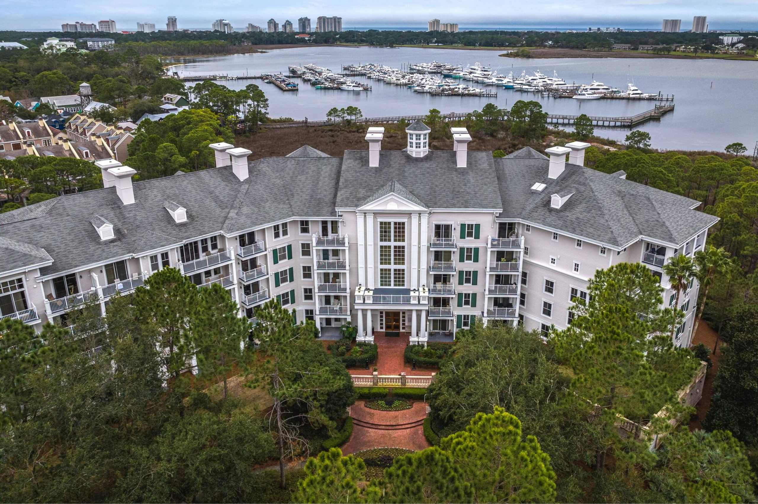 Baytowne Bliss at Lasata with Heated Pool & Golf Cart - Picture 3