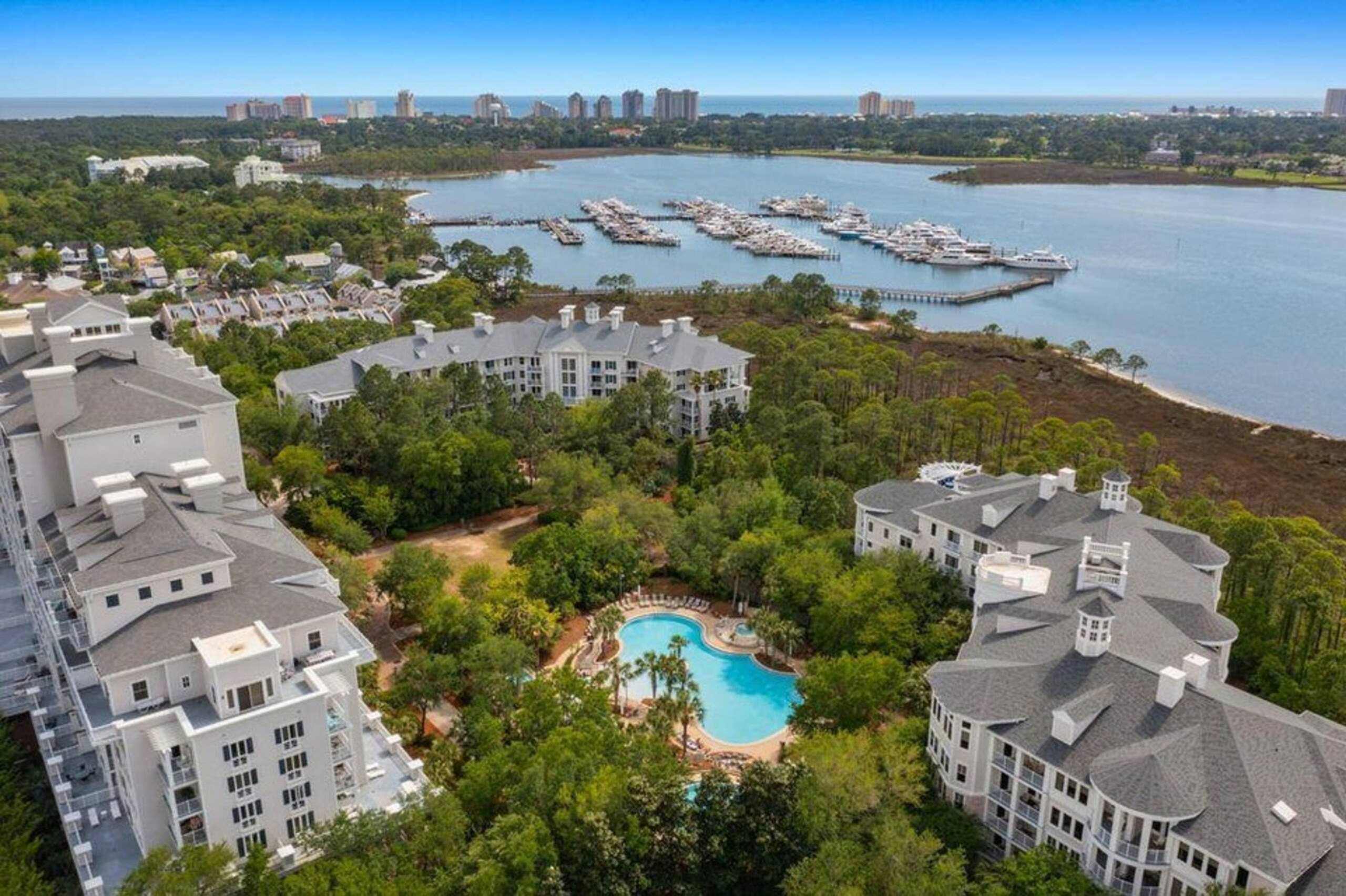 Baytowne Bliss at Lasata with Heated Pool & Golf Cart - Picture 43