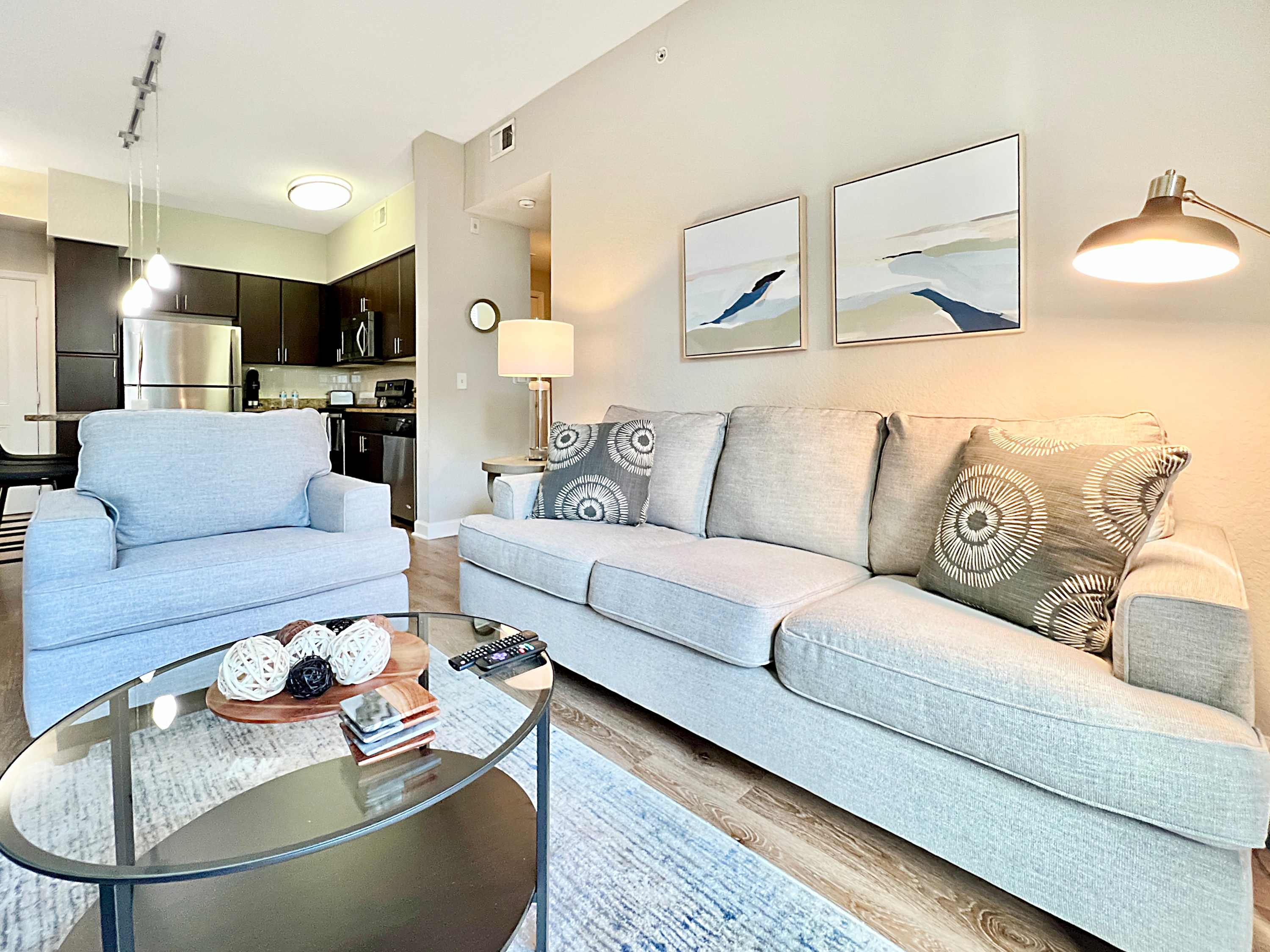 Luxury Westshore Living, Work Desk, Pet Friendly!