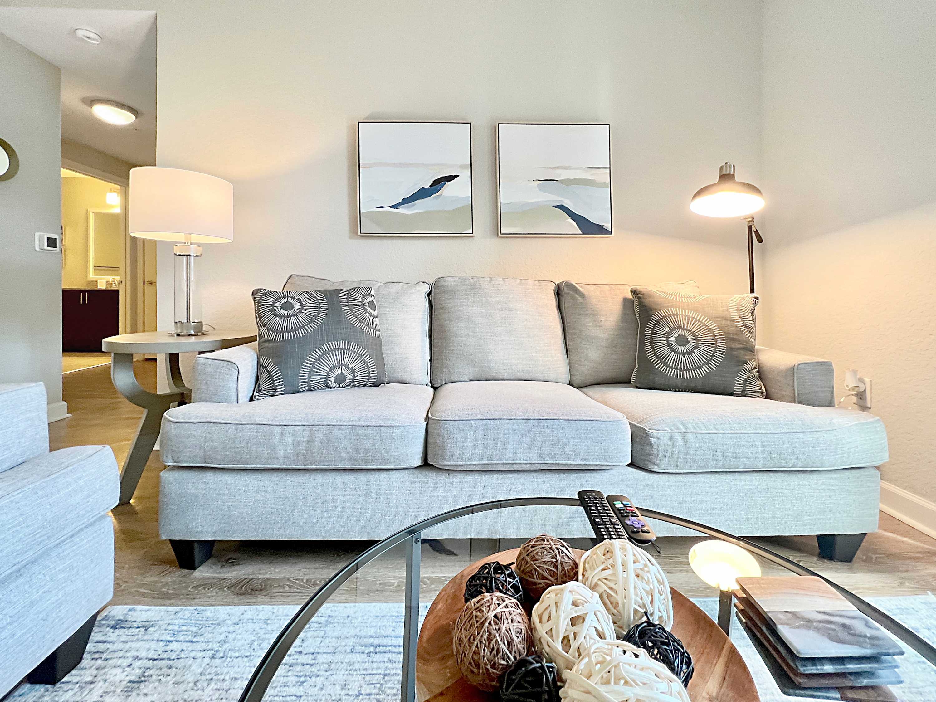 Luxury Westshore Living, Work Desk, Pet Friendly!