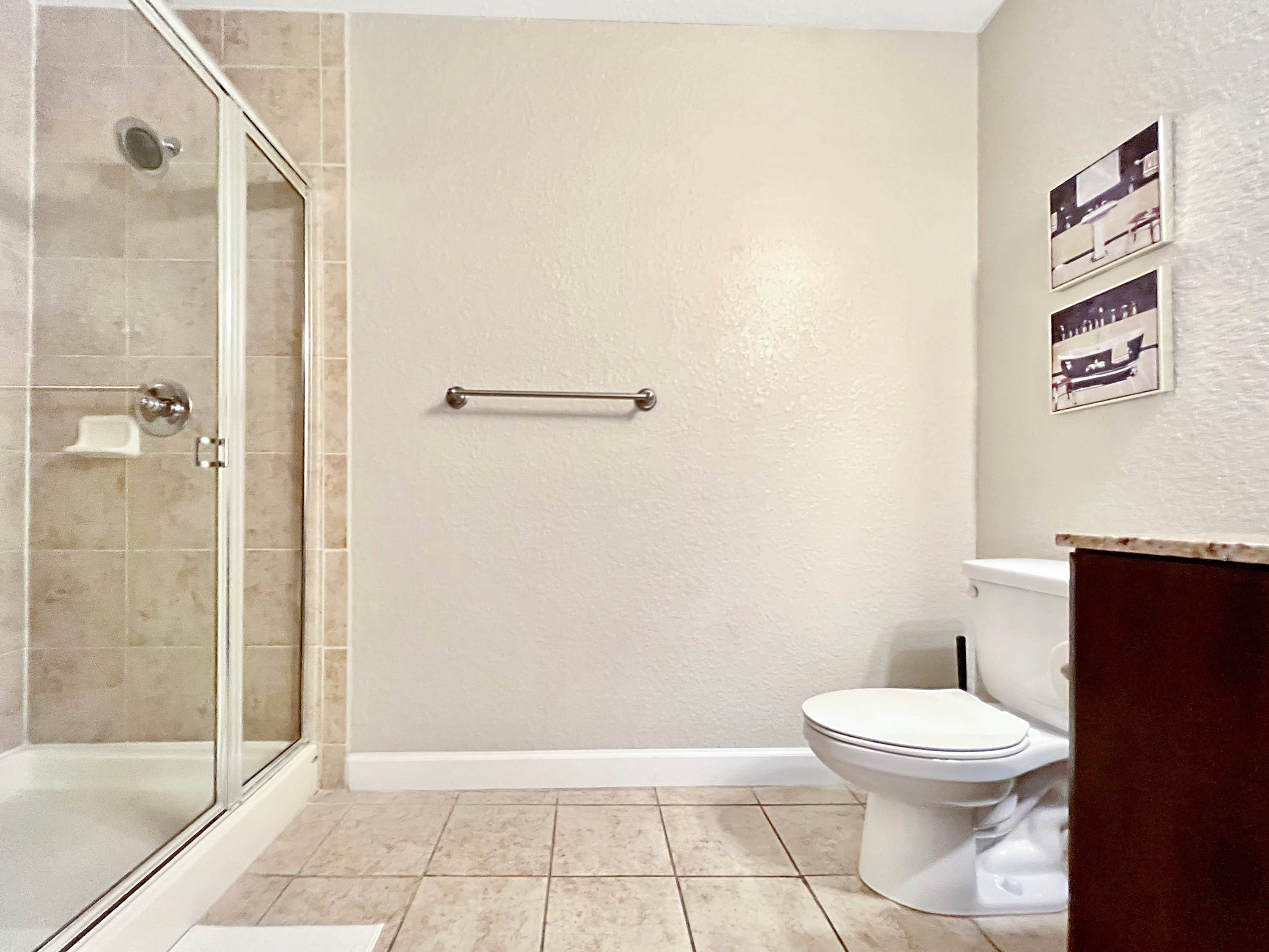 Luxury Westshore Living, Work Desk, Pet Friendly!