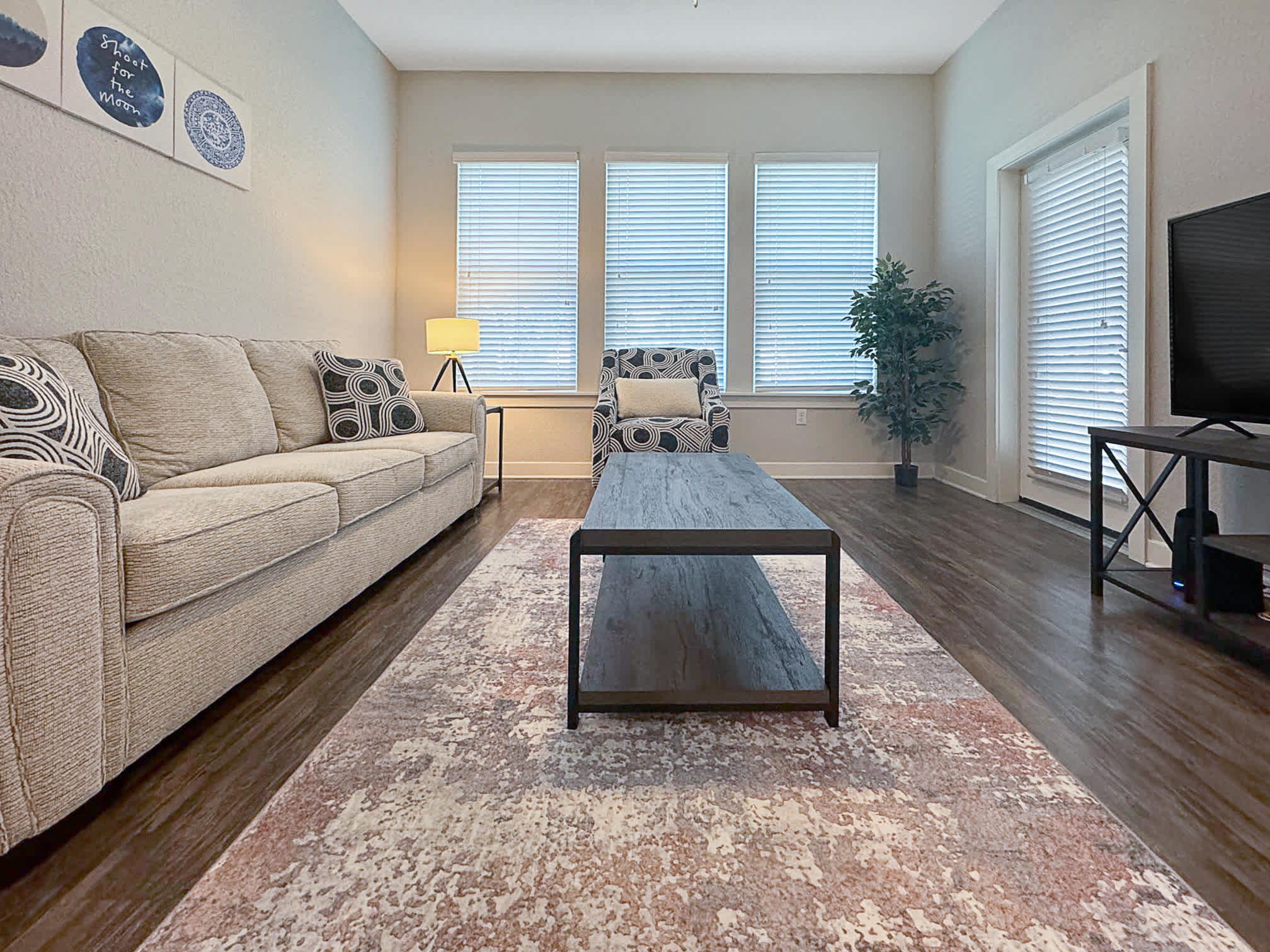 1st Floor Luxury 1 BR, Westshore Tampa