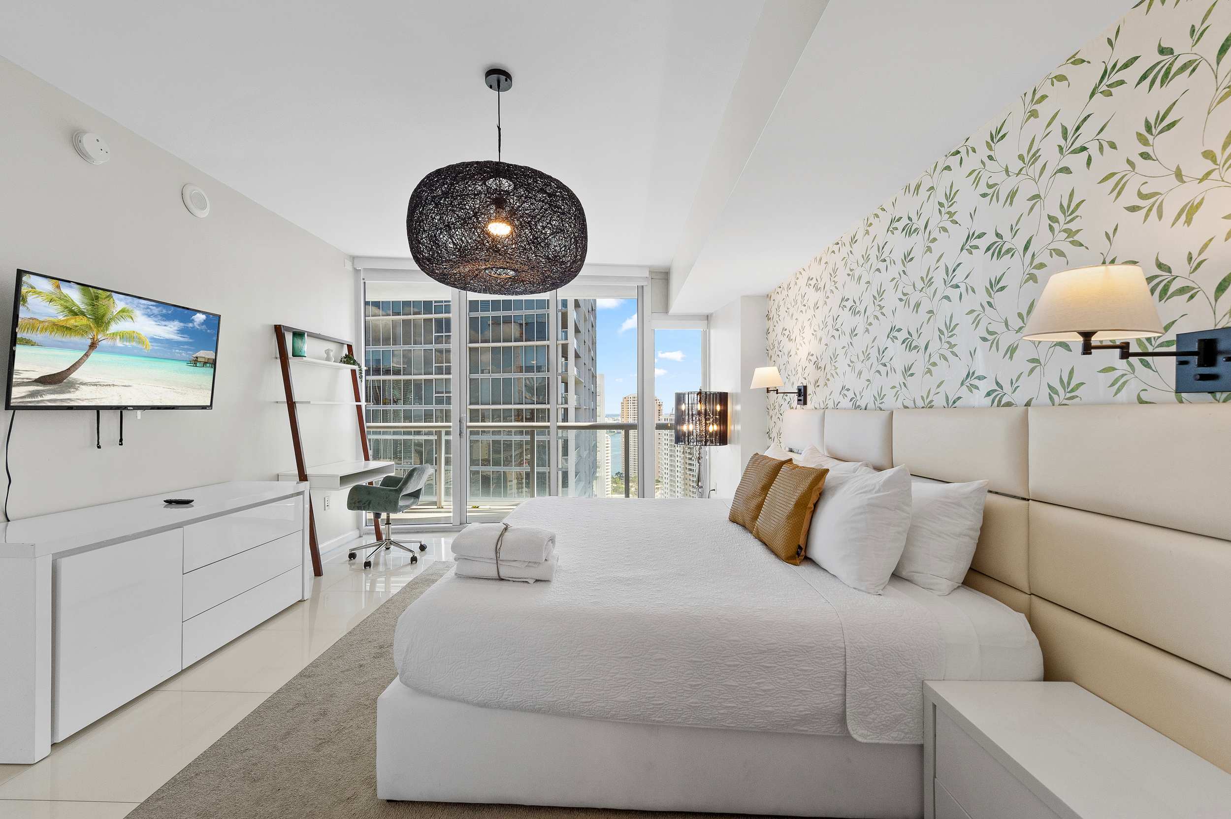 Luxury Brickell Apartment in ICON Balcony Closed