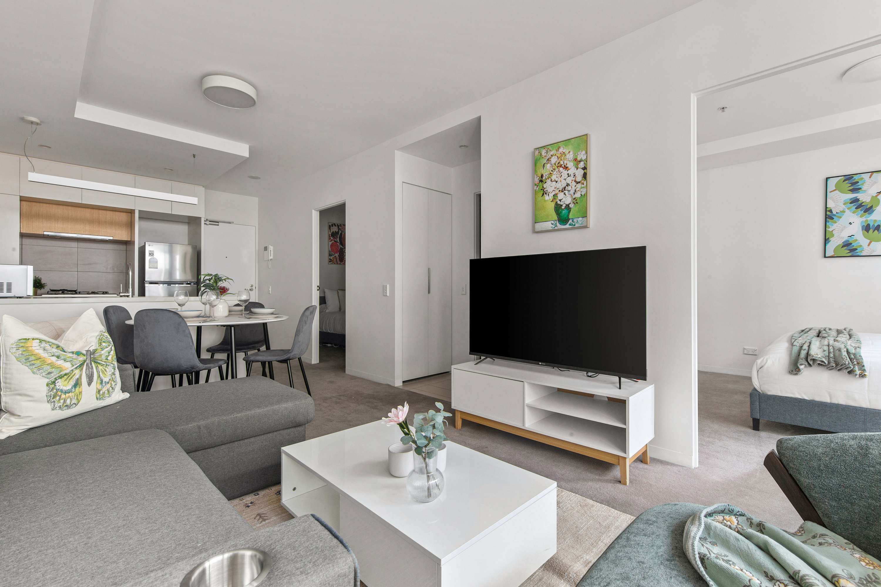 Modern 2BR Apt by the Yarra River — Abbotsford, VIC — vacation rental