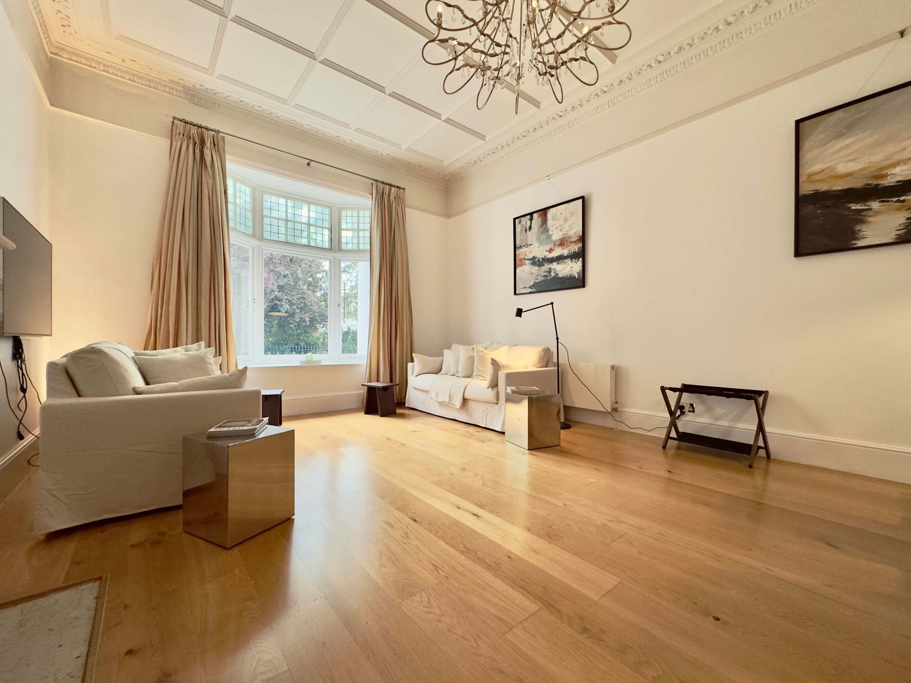 Grand South Ken Sanctuary | Fire Place | Superking