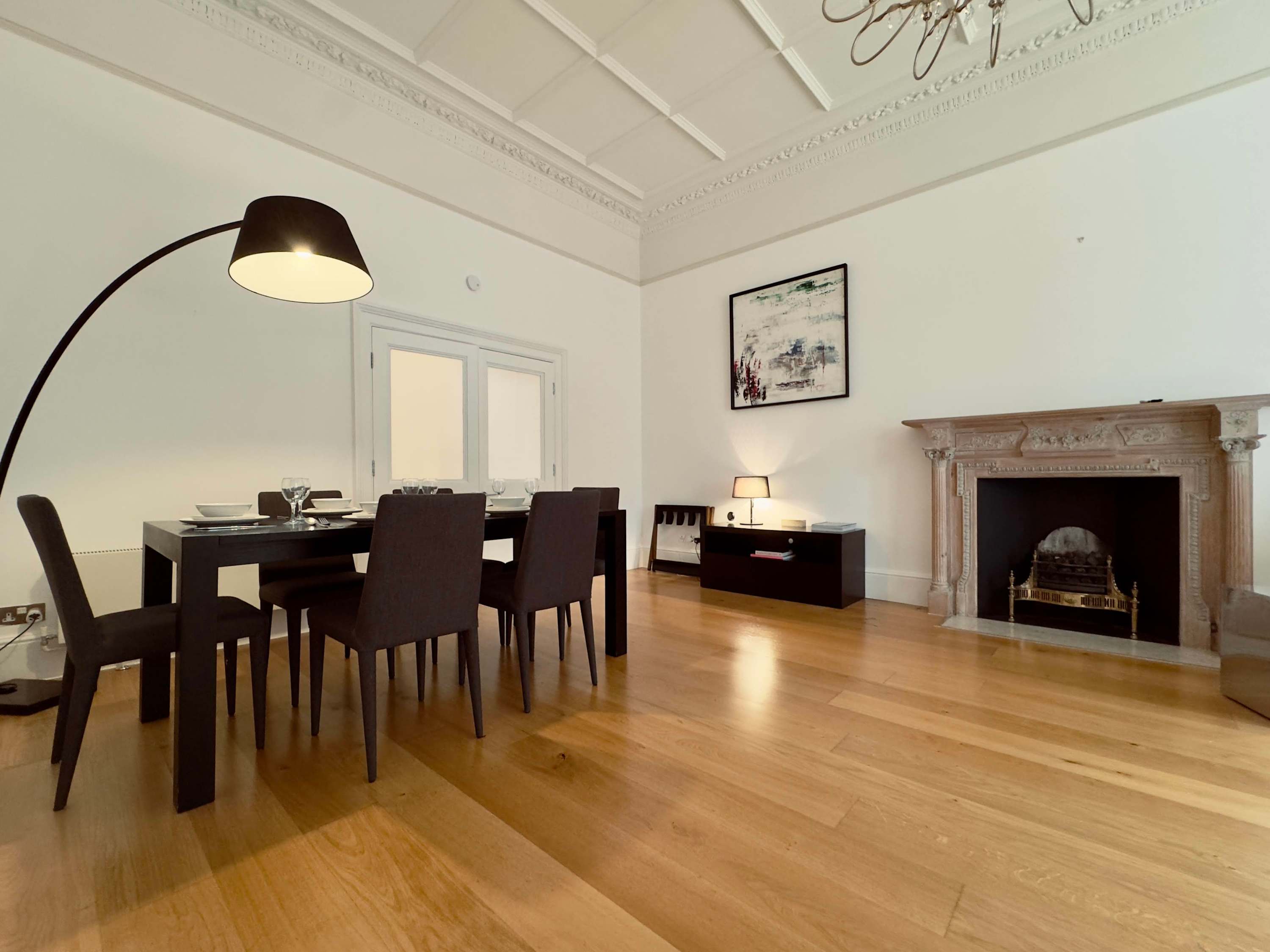 View Heritage South Ken with Fireplace, Super King Bed in Onslow Gardens SW7 3AG Heritage South Ken with Fireplace, Super King Bed in Onslow Gardens SW7 3AG - Property image 35 - VivreStays