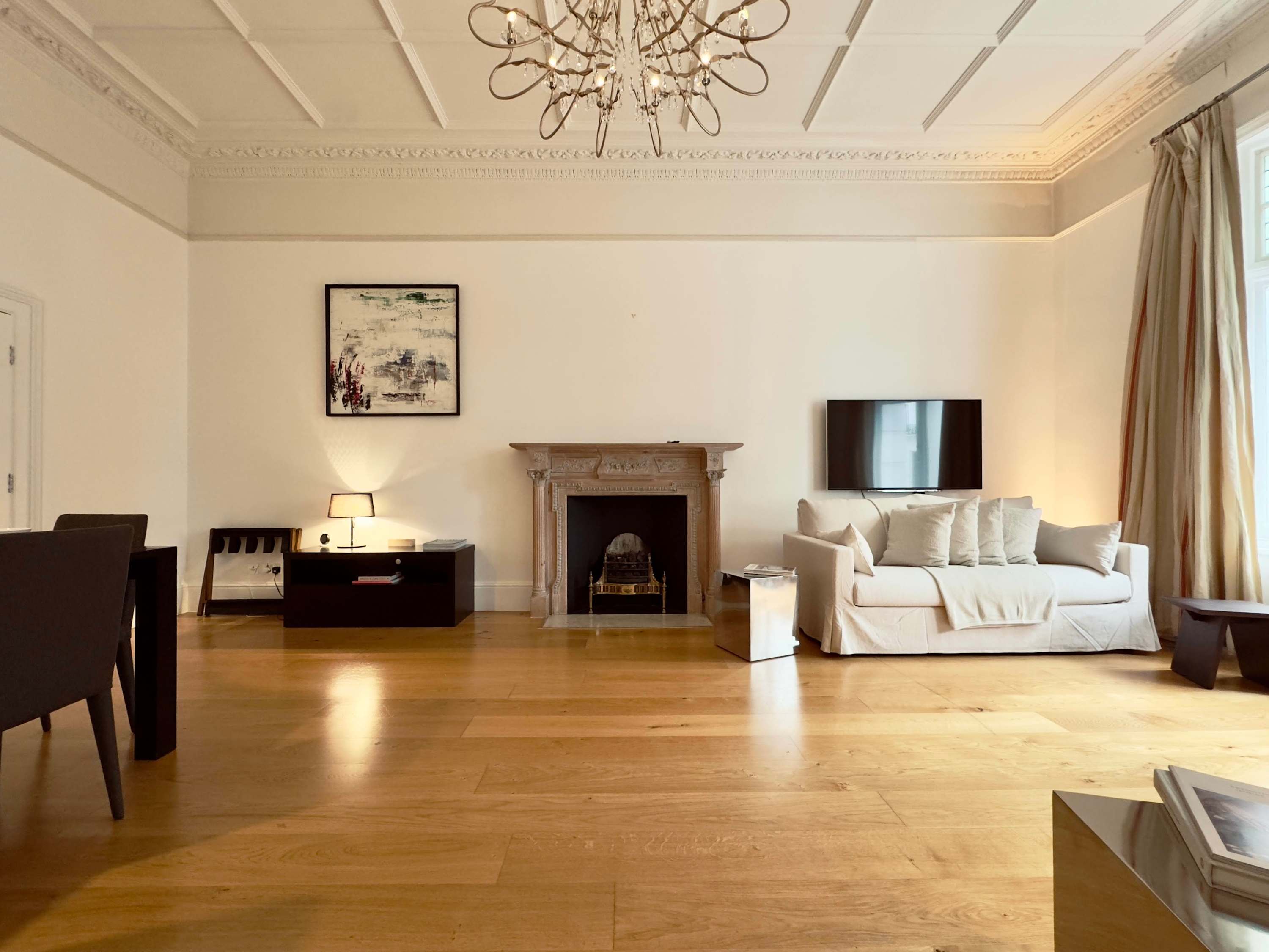 Grand South Ken Sanctuary | Fire Place | Superking