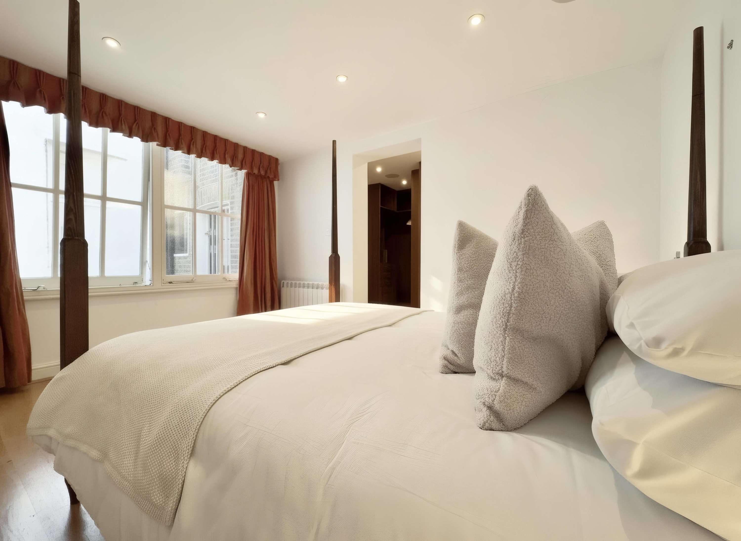 View Heritage South Ken with Fireplace, Super King Bed in Onslow Gardens SW7 3AG Heritage South Ken with Fireplace, Super King Bed in Onslow Gardens SW7 3AG - Property image 68 - VivreStays
