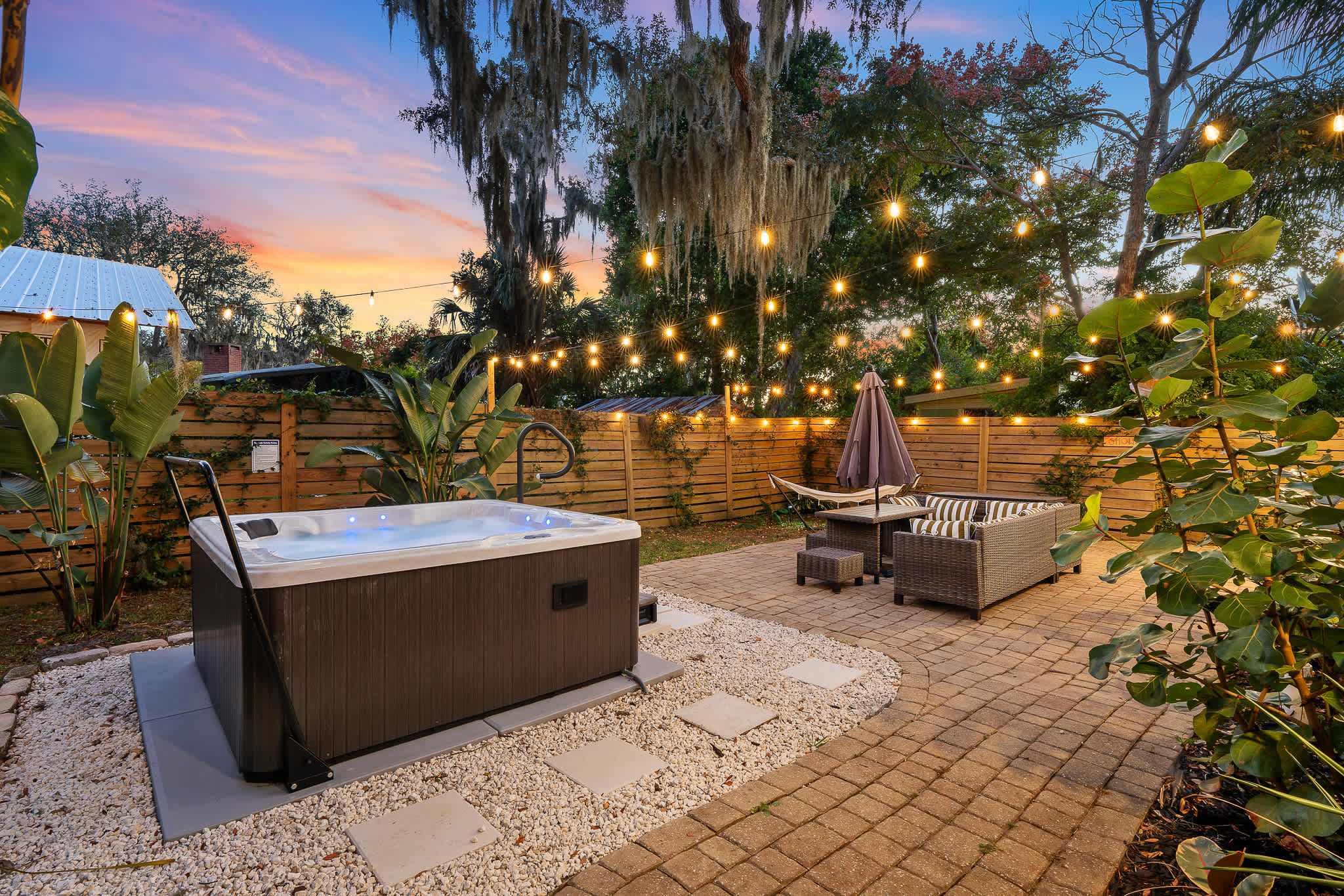 Boho Haven l Hot Tub l Walk to the Amp l Dogs OK — St. Augustine, FL — vacation rental