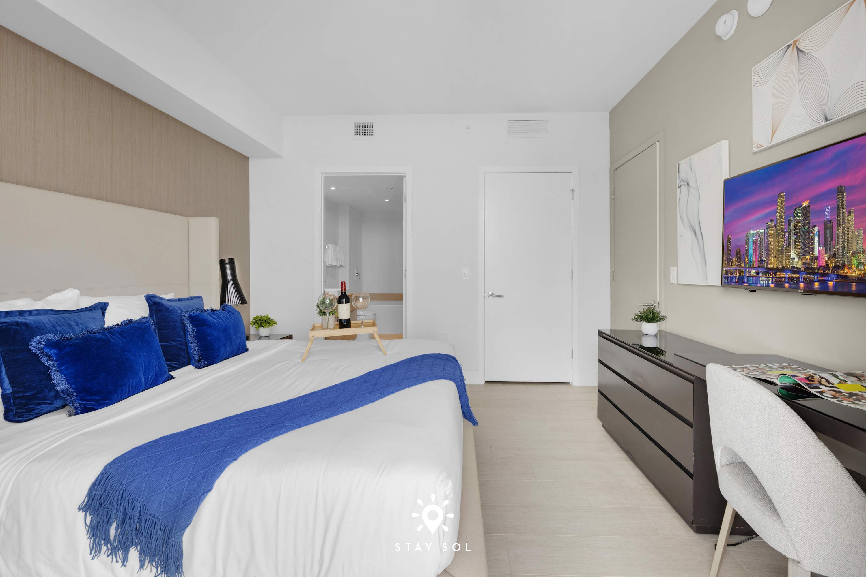 Luxury 2BR Apt w/ Stunning Views | Amazing Pool