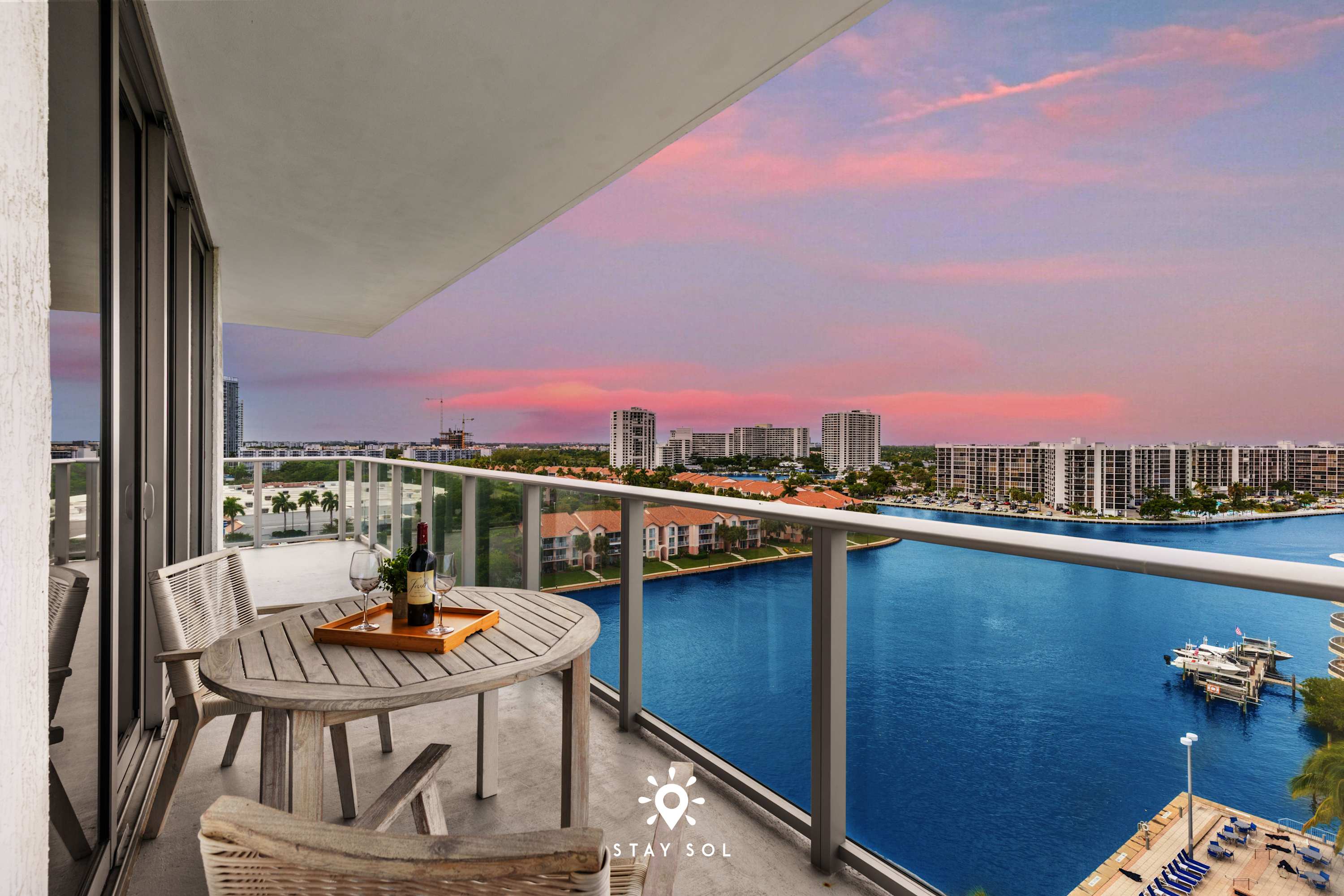 Luxury 2BR Apt w/ Stunning Views | Amazing Pool