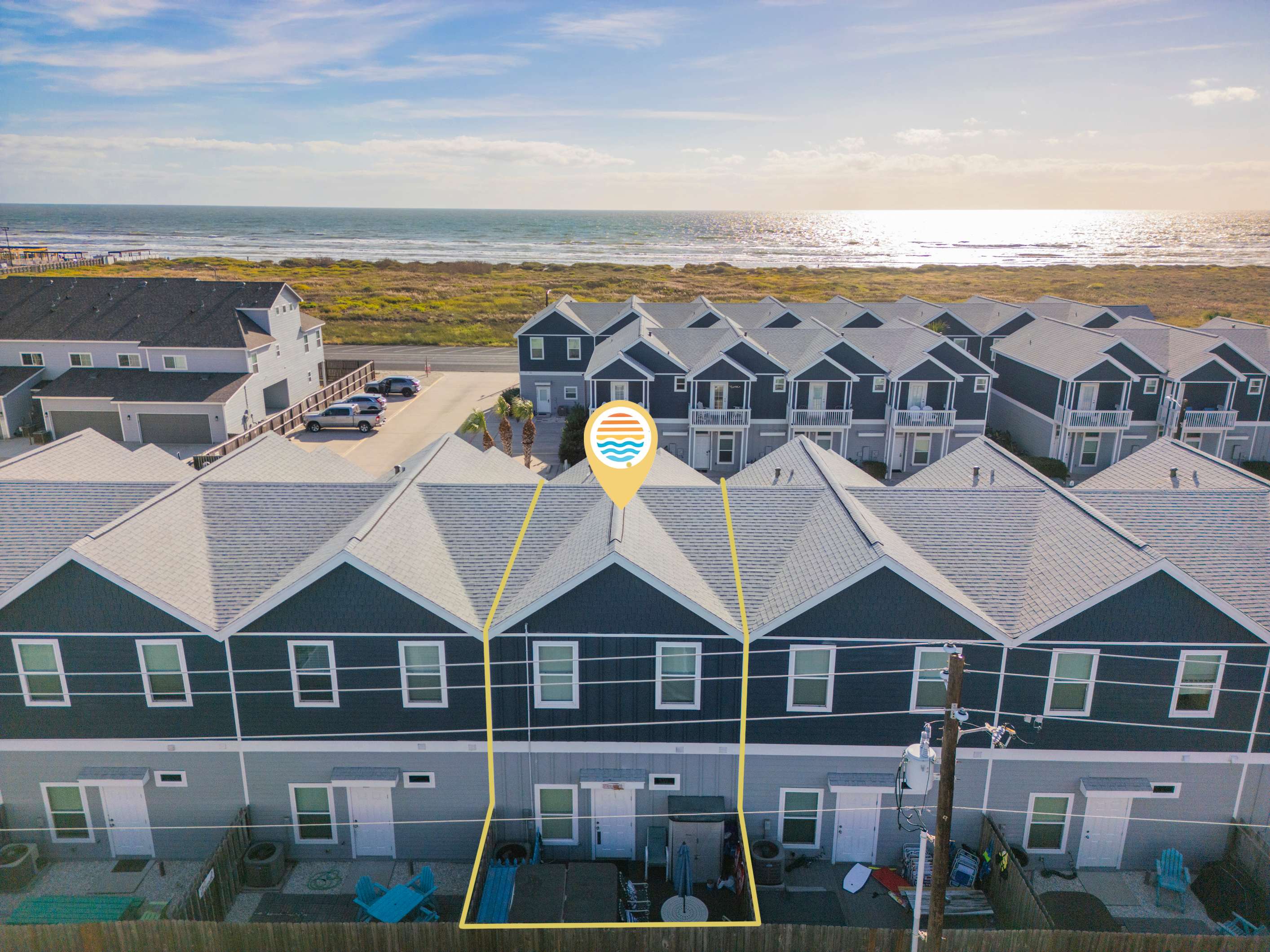 Walk to Beach • Private Hot Tub • Community Pool 6