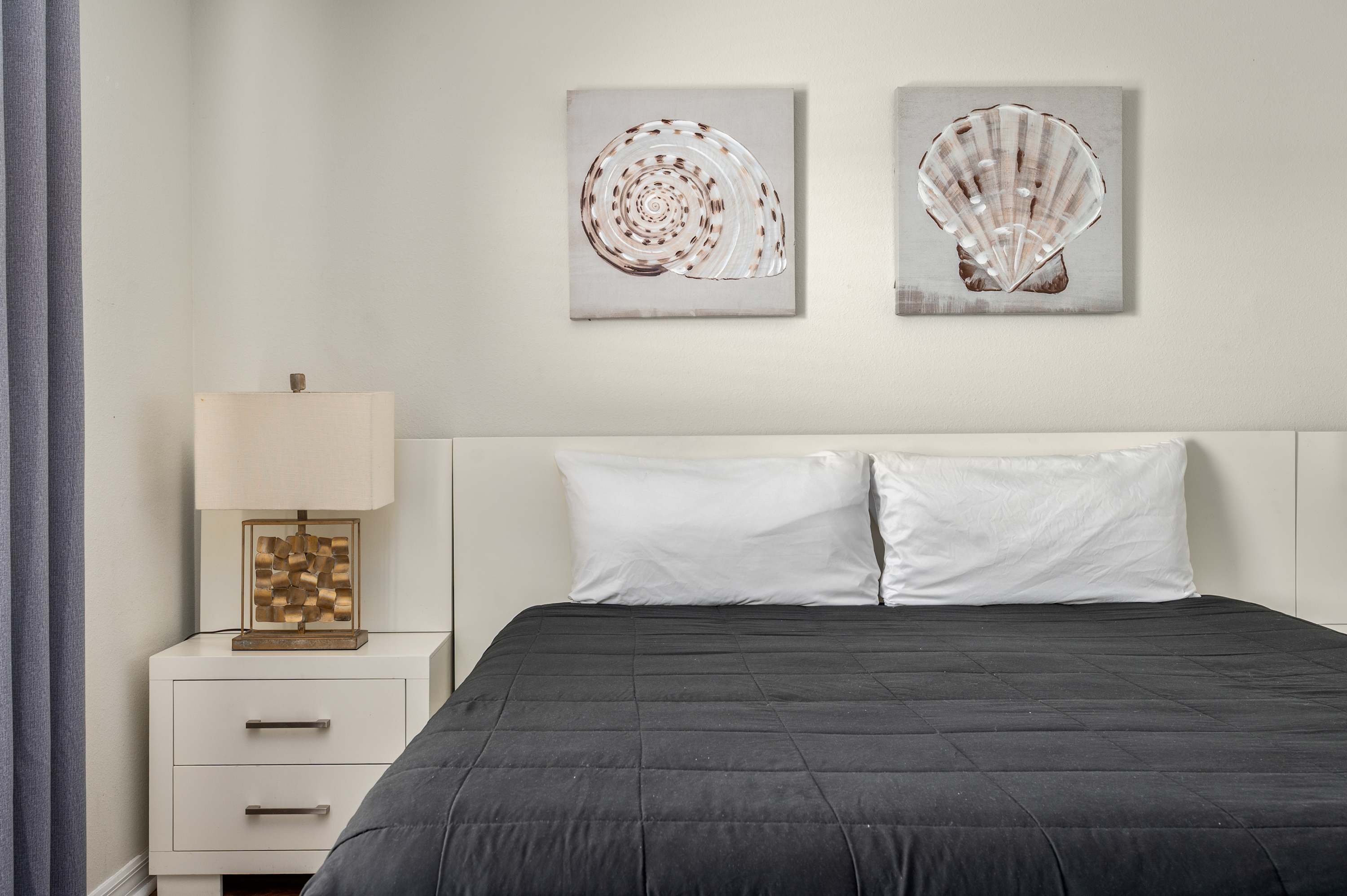 Spacious house w/private pool & water park access