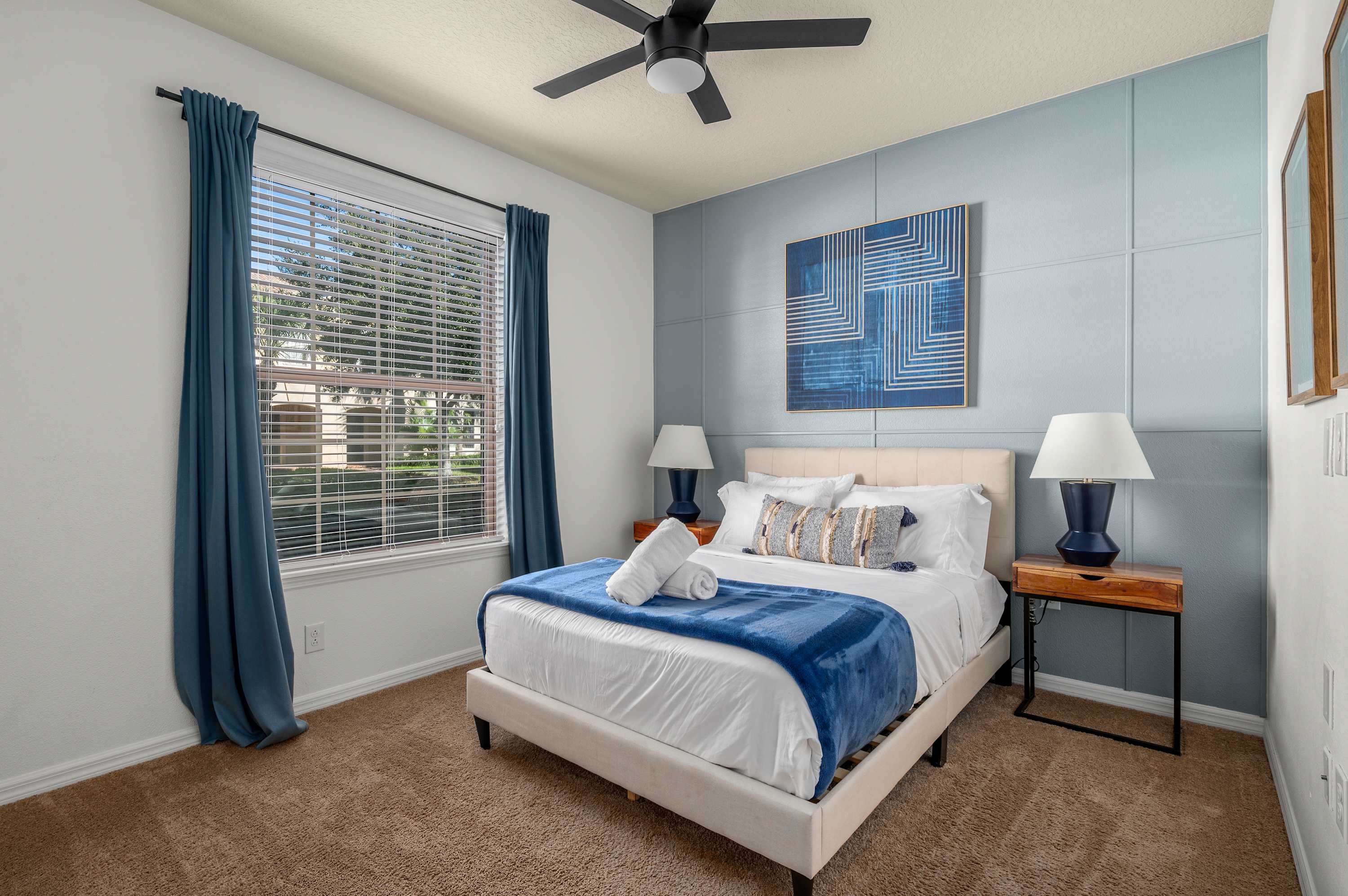 Spacious villa w/pool & game room near Disney